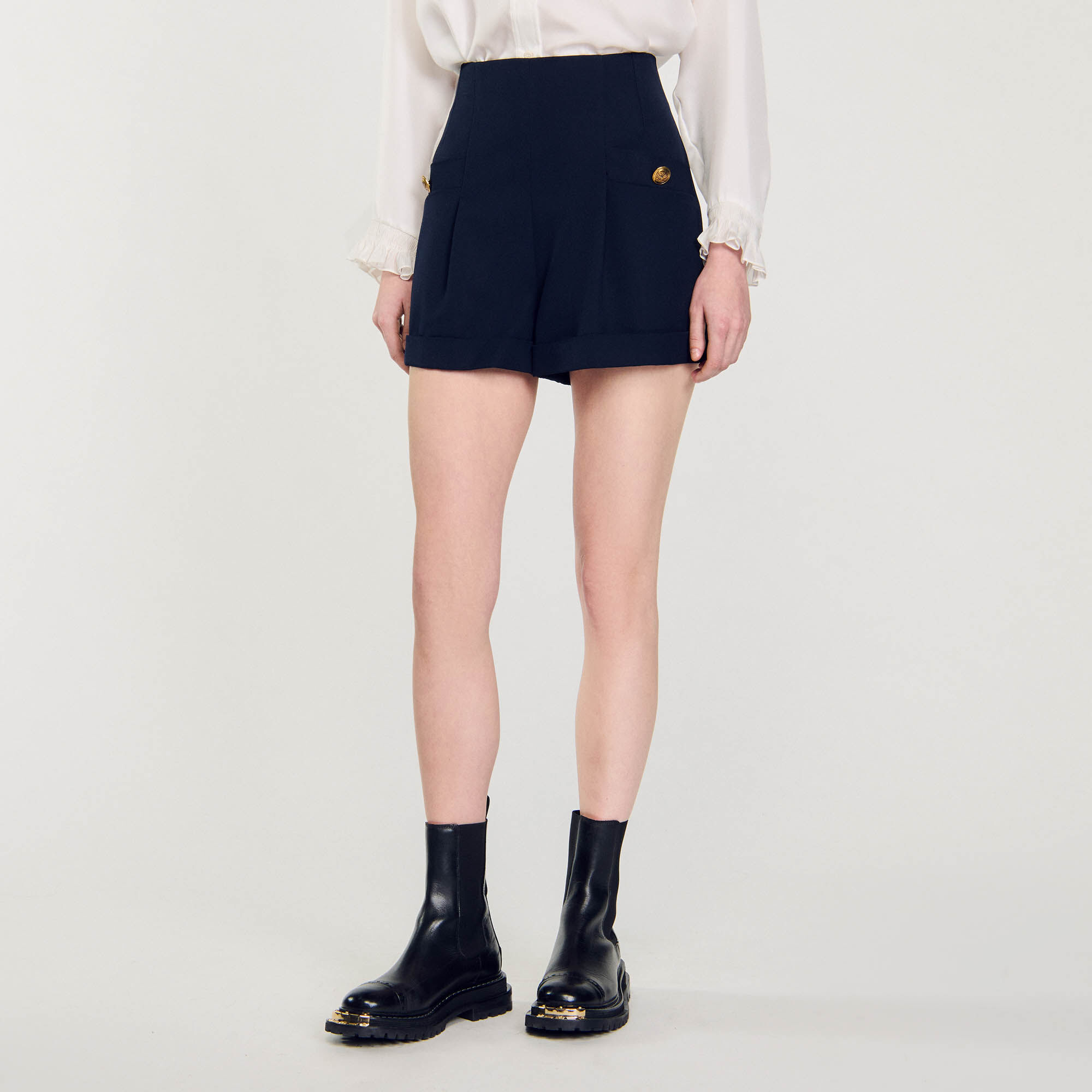 Short con risvolto