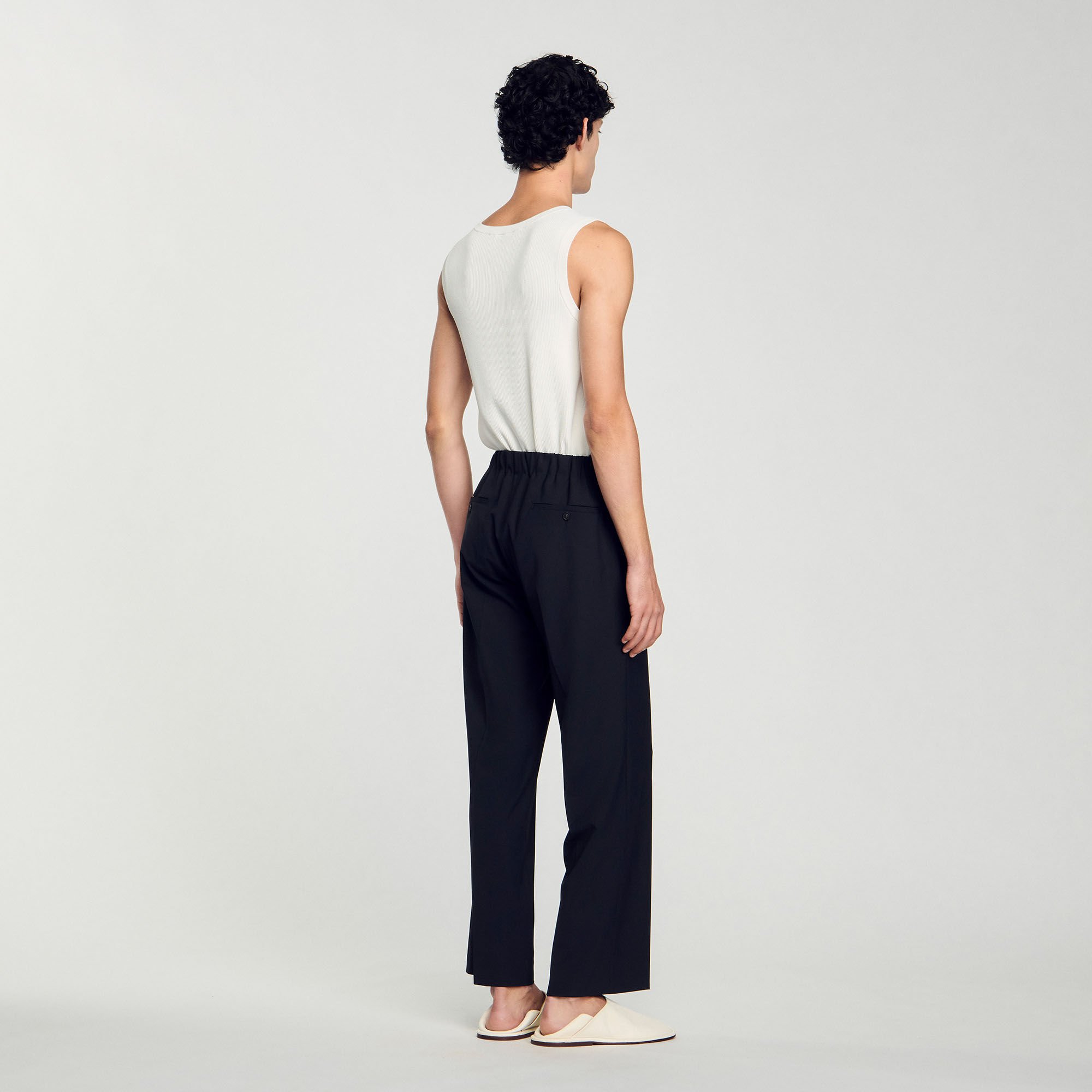 Pantaloni larghi