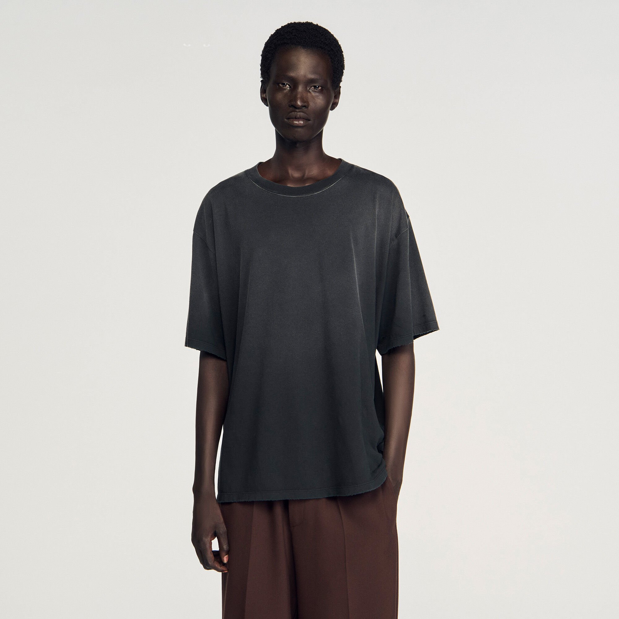 T-shirt con effetto usato