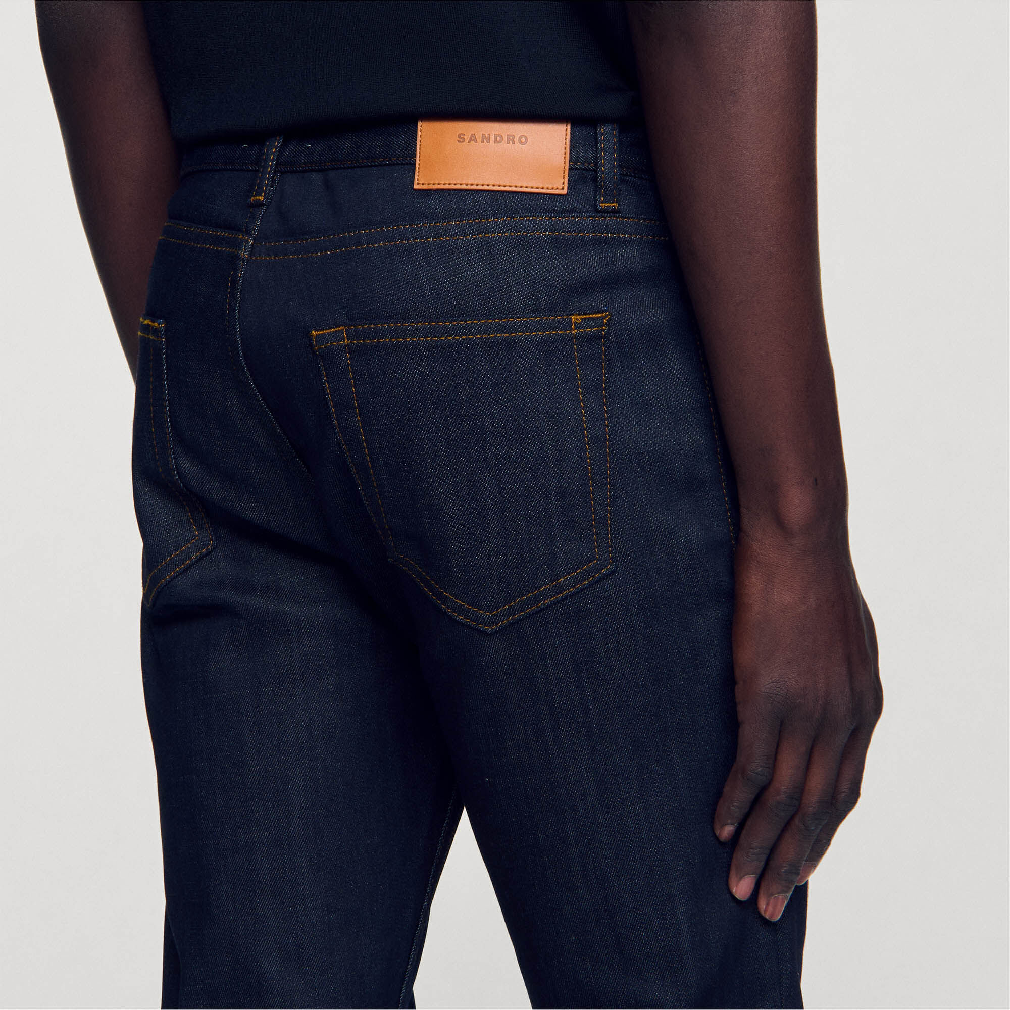 Jeans dritti con lavaggio Waterless