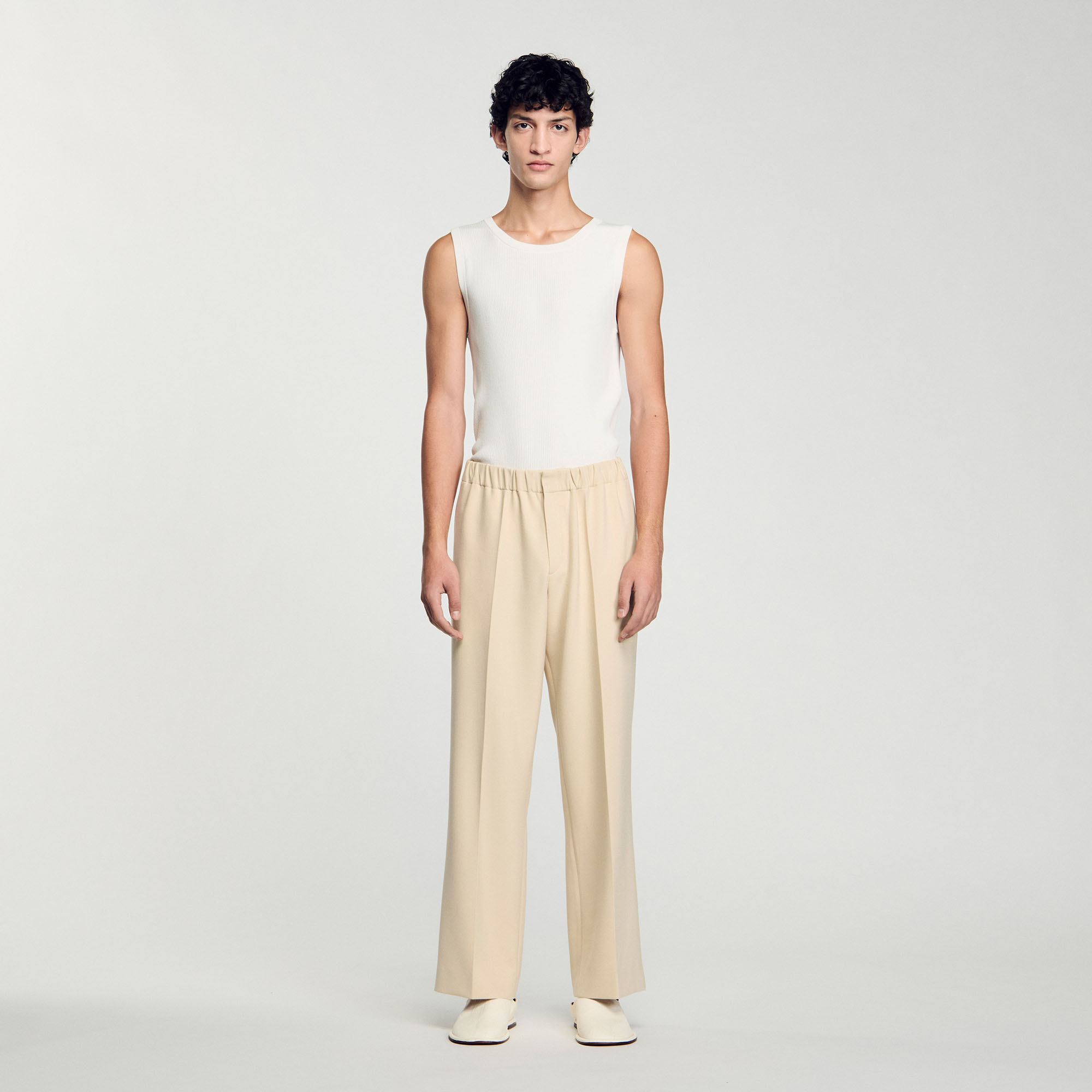Pantaloni larghi