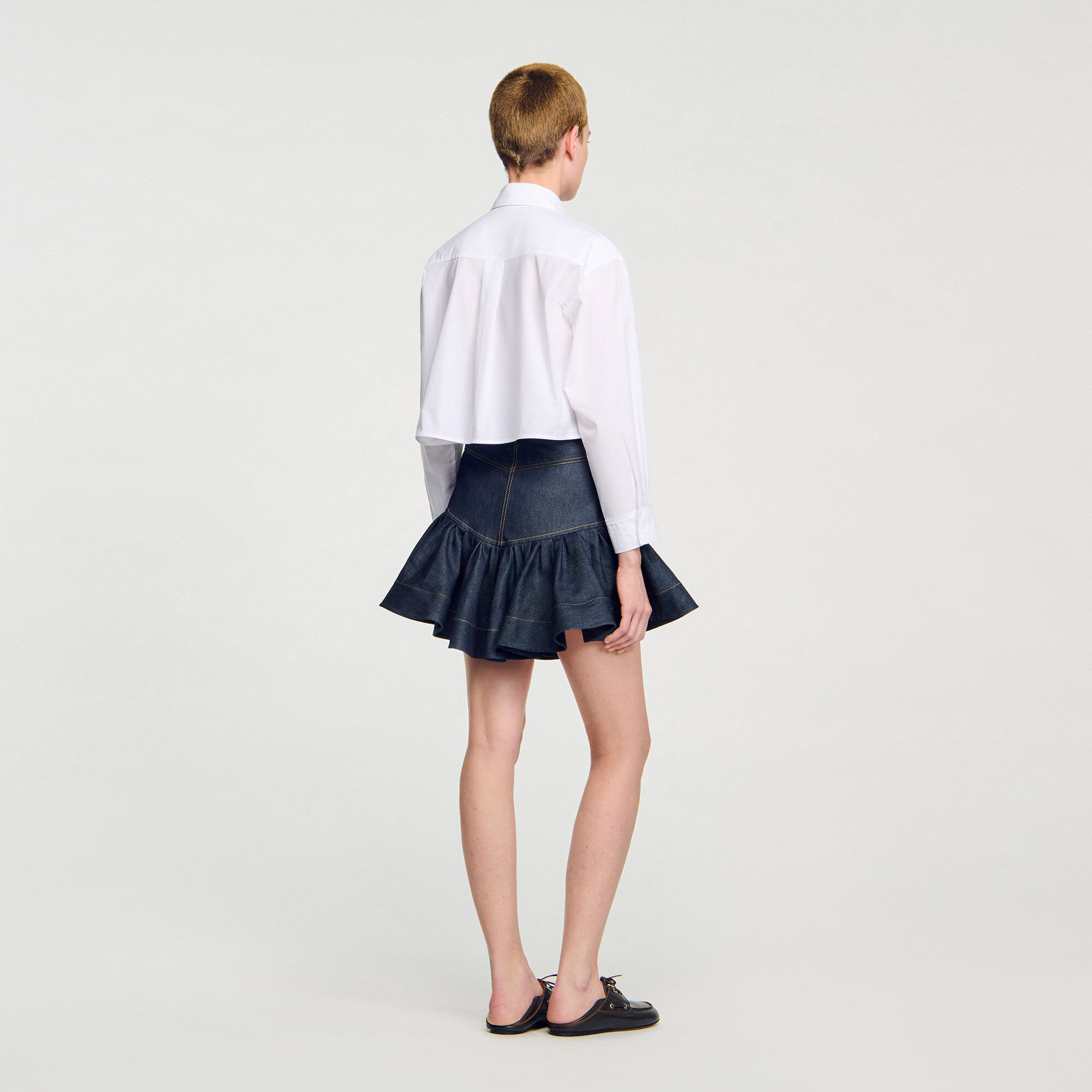 Camicia corta con dettagli nodo