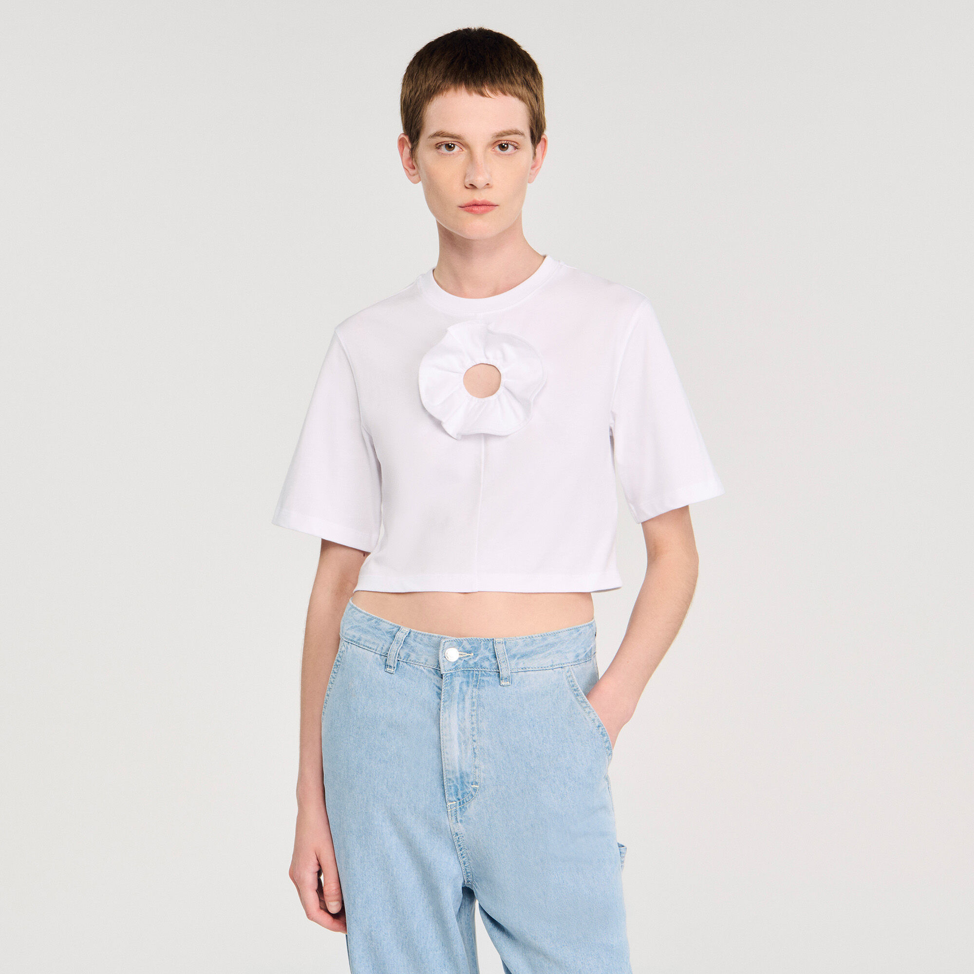 T-shirt con dettaglio volant