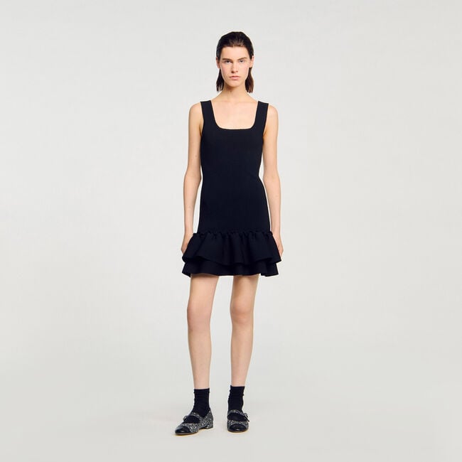Abito corto in maglia con balze