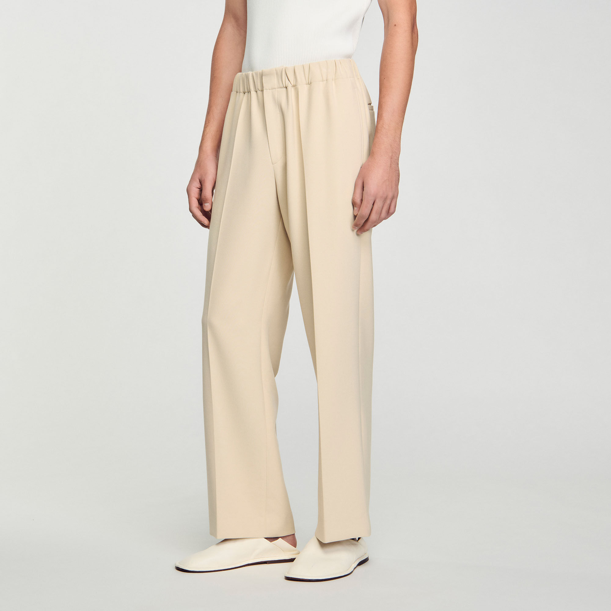Pantaloni larghi