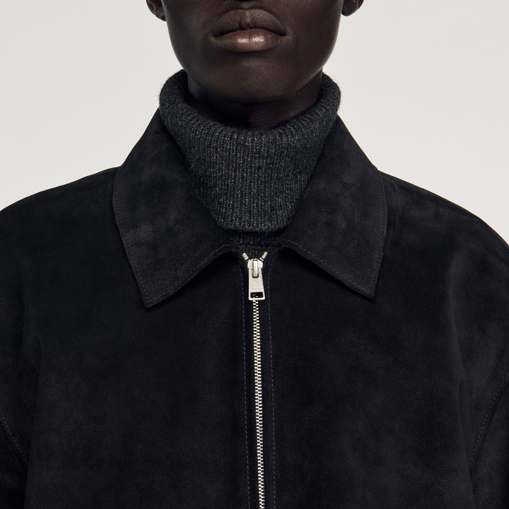 Giubbotto minimal con collo alto