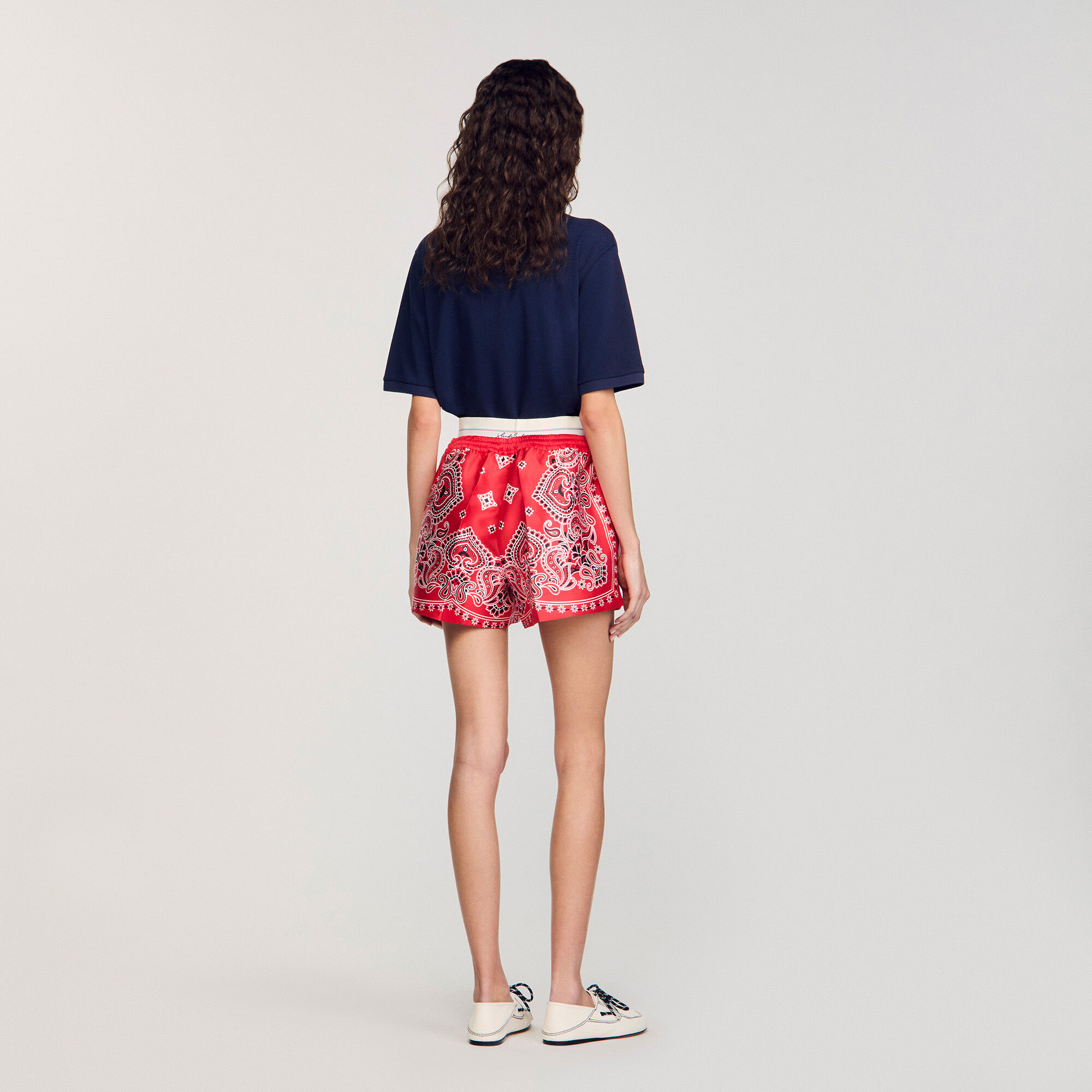 Shorts con stampa a bandana