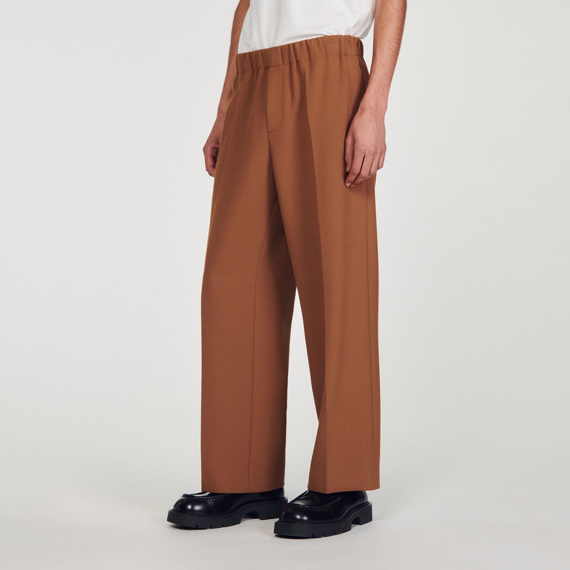 Pantaloni larghi