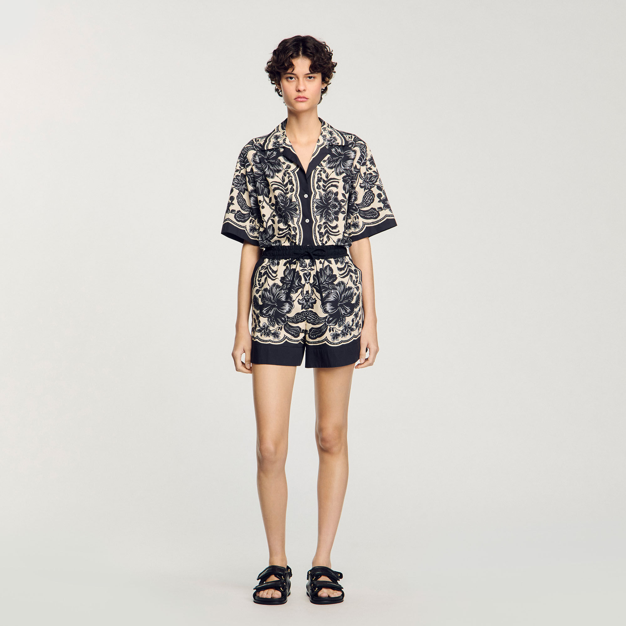 Shorts con stampa a fiori