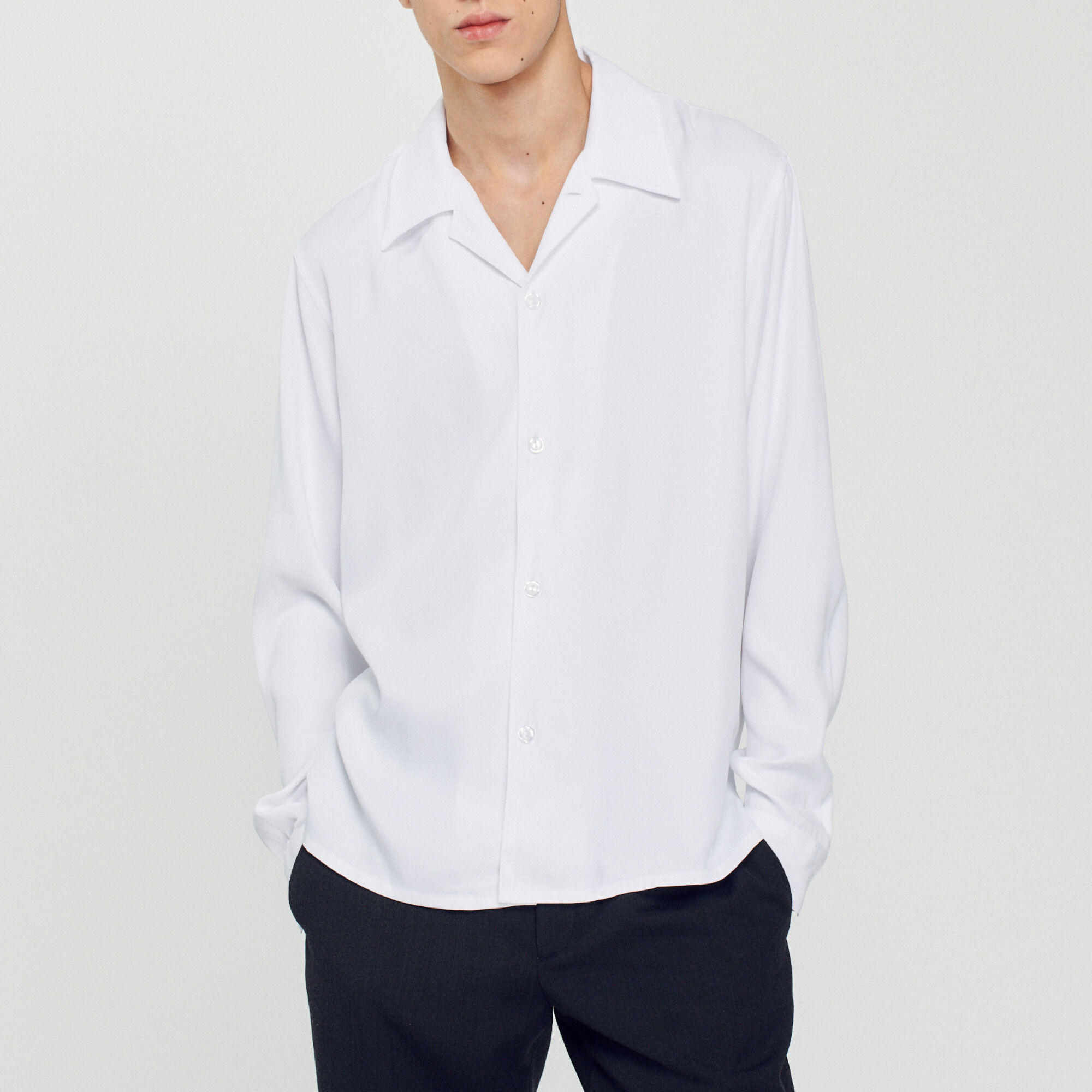 Camicia fluida con collo a pescecane