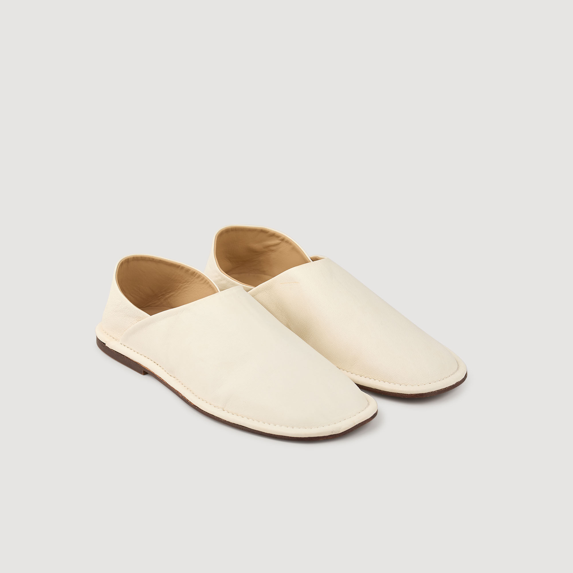 Slippers in pelle martellata