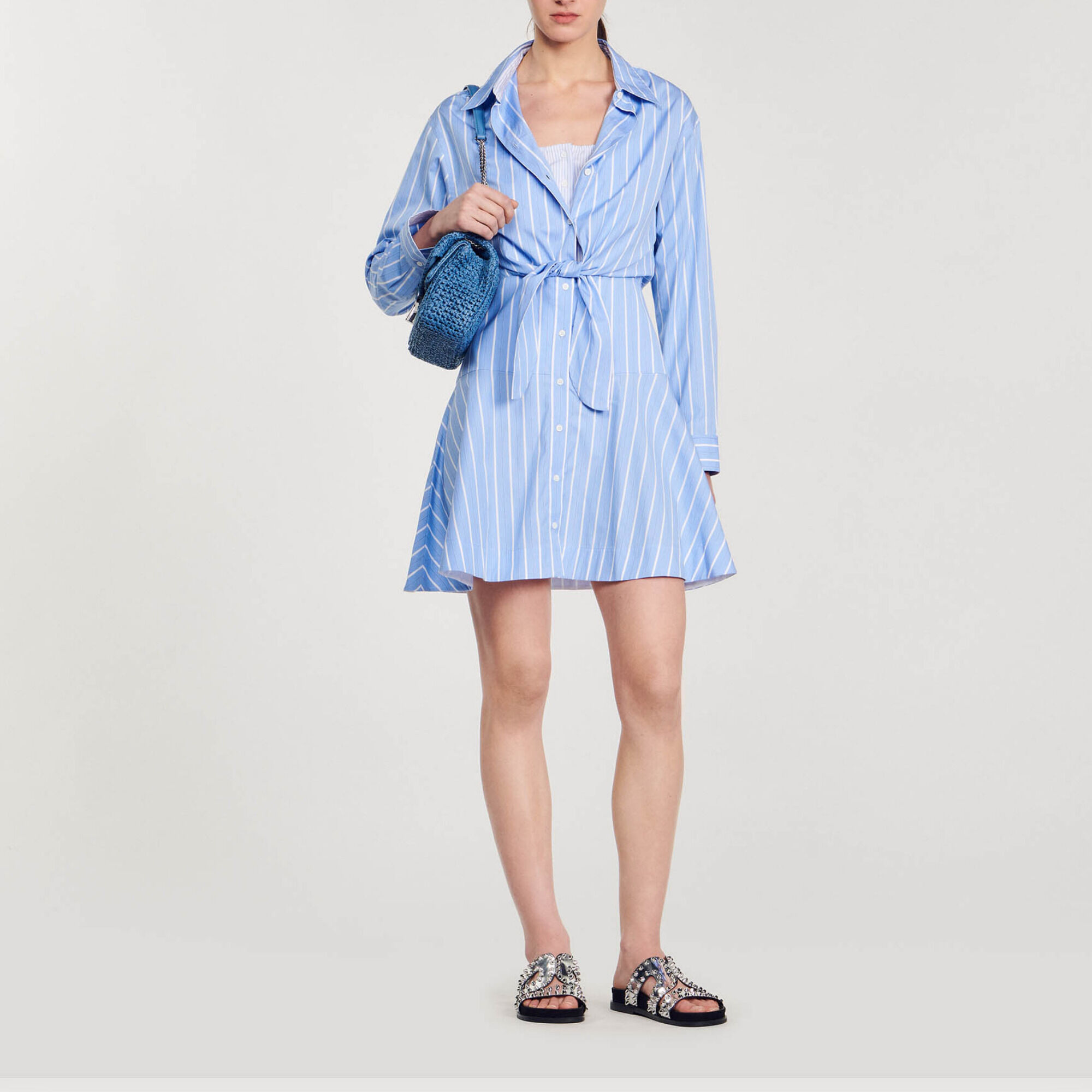 Abito a camicia a righe da allacciare