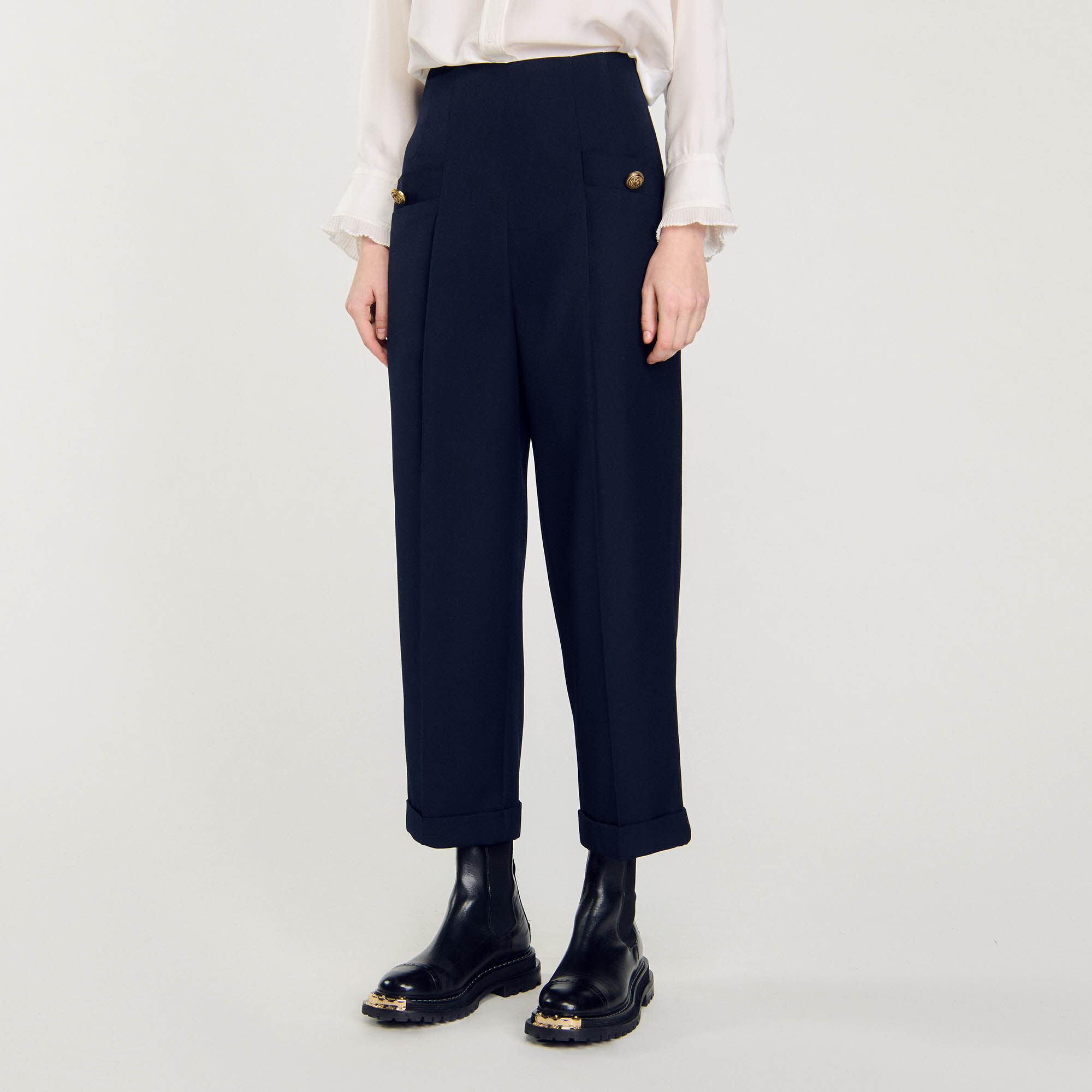 Pantaloni larghi