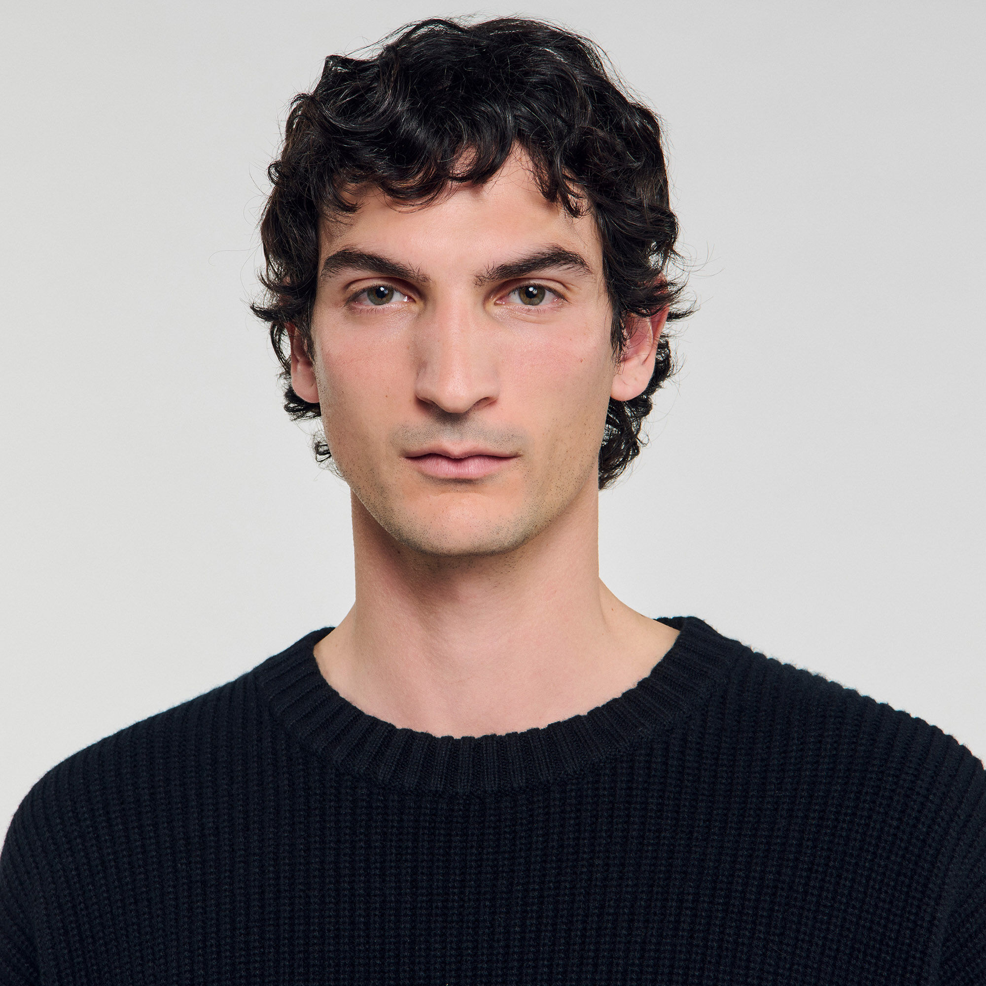 Maglione a coste in maglia