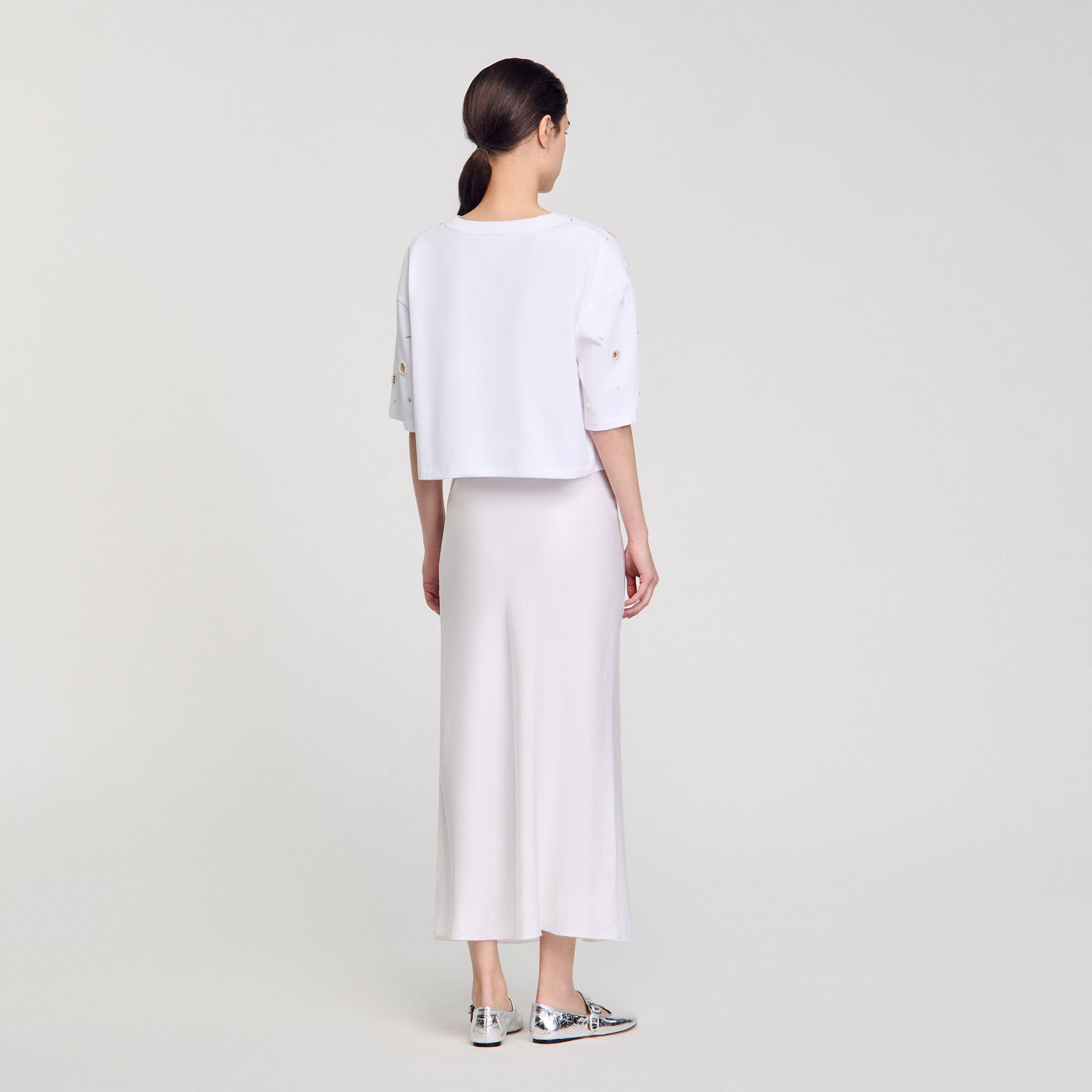 T-shirt corta con perline