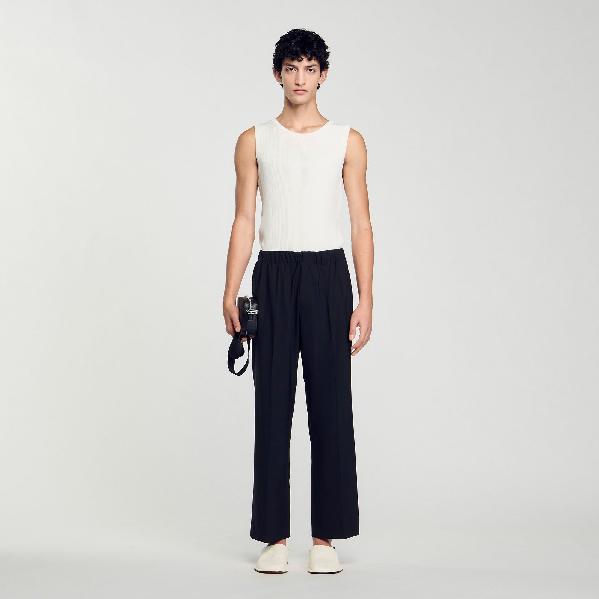 Pantaloni larghi