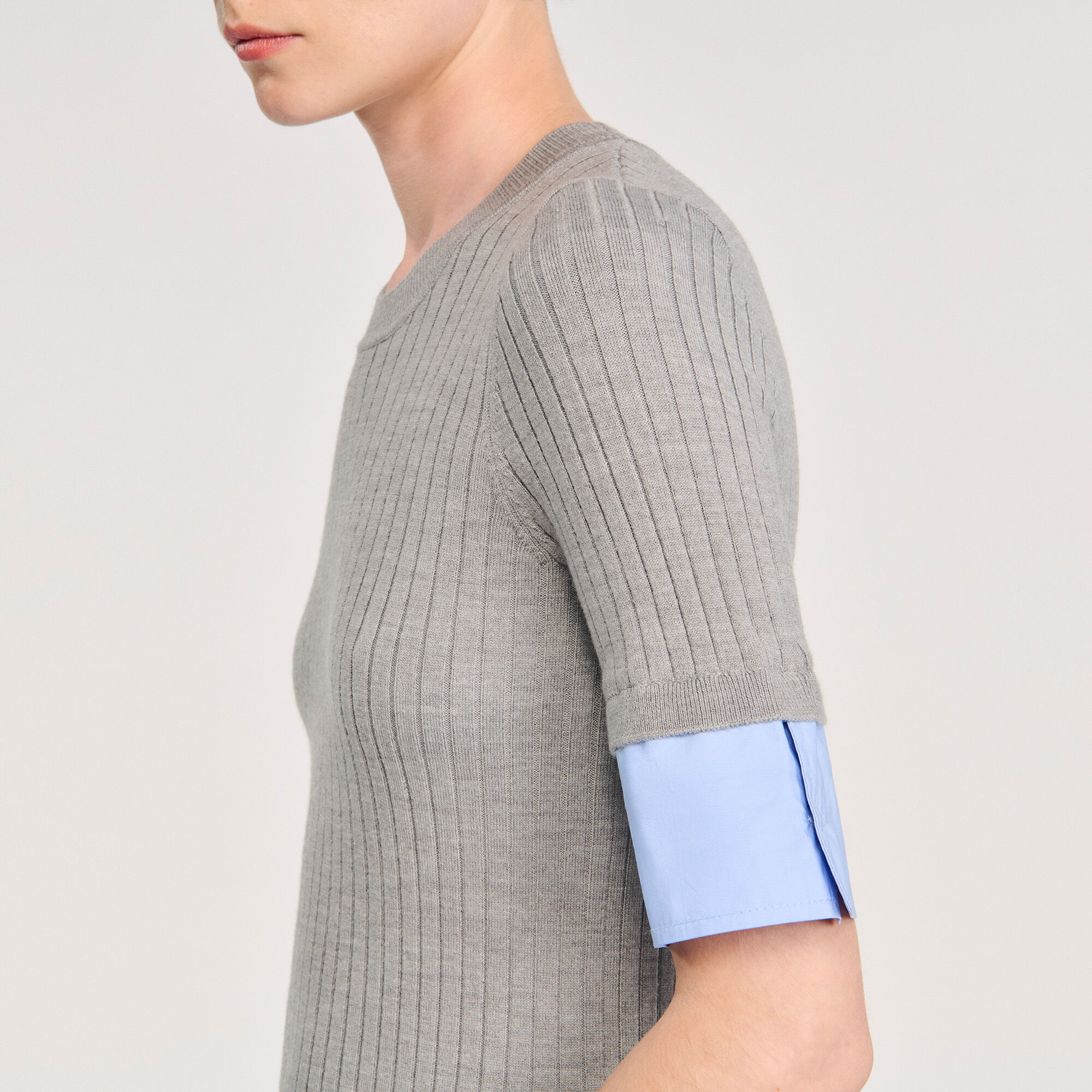 Maglione a maniche corte contrasto