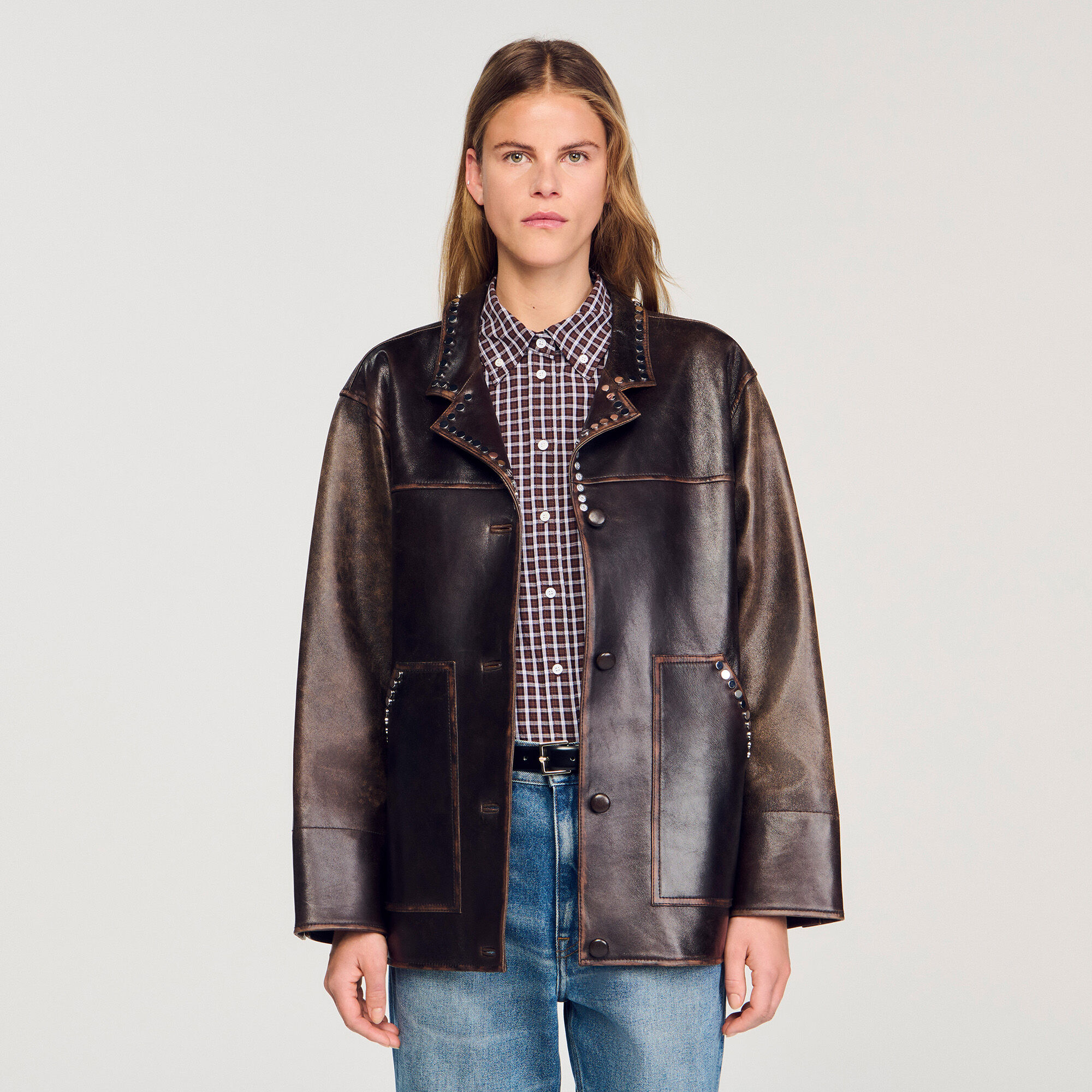 Giubbotto oversize borchiato in pelle