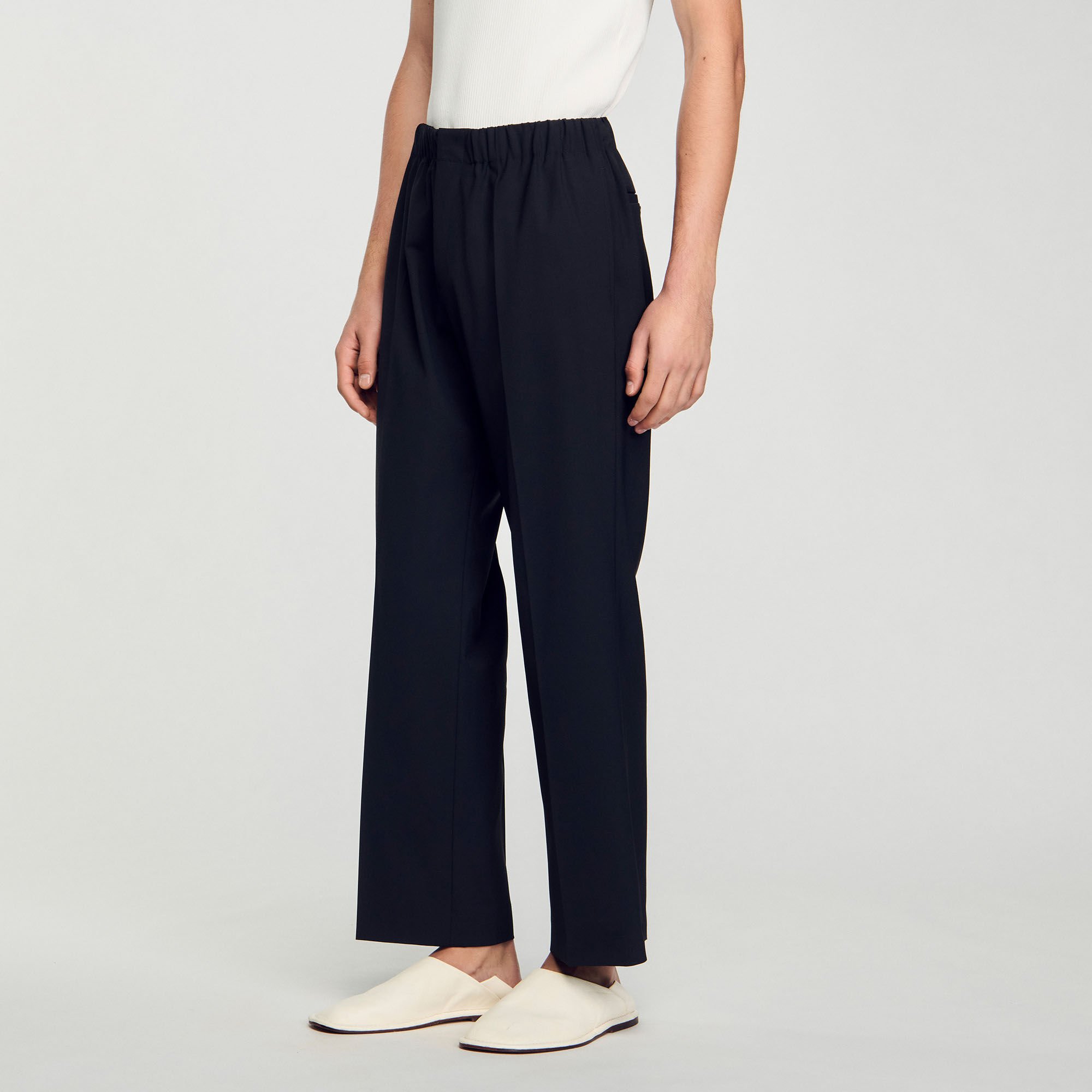 Pantaloni larghi