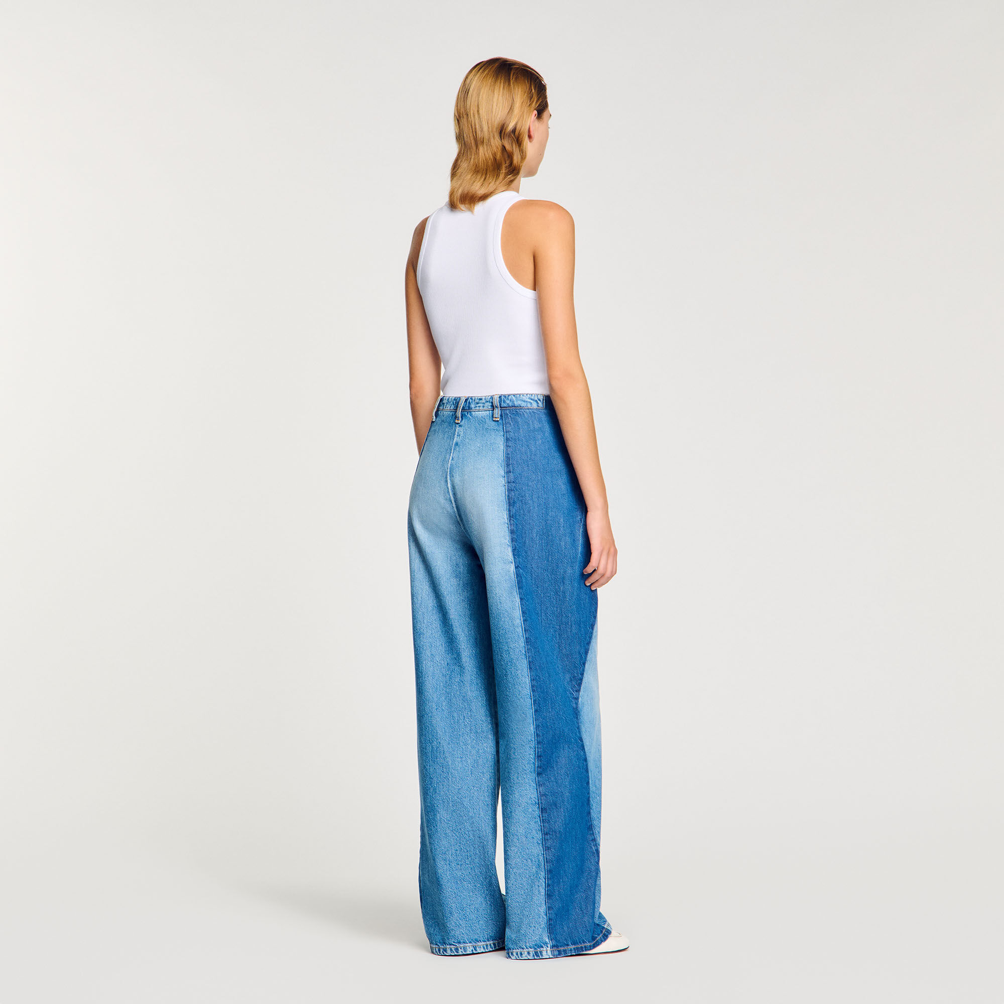 Jeans con inserti a contrasto