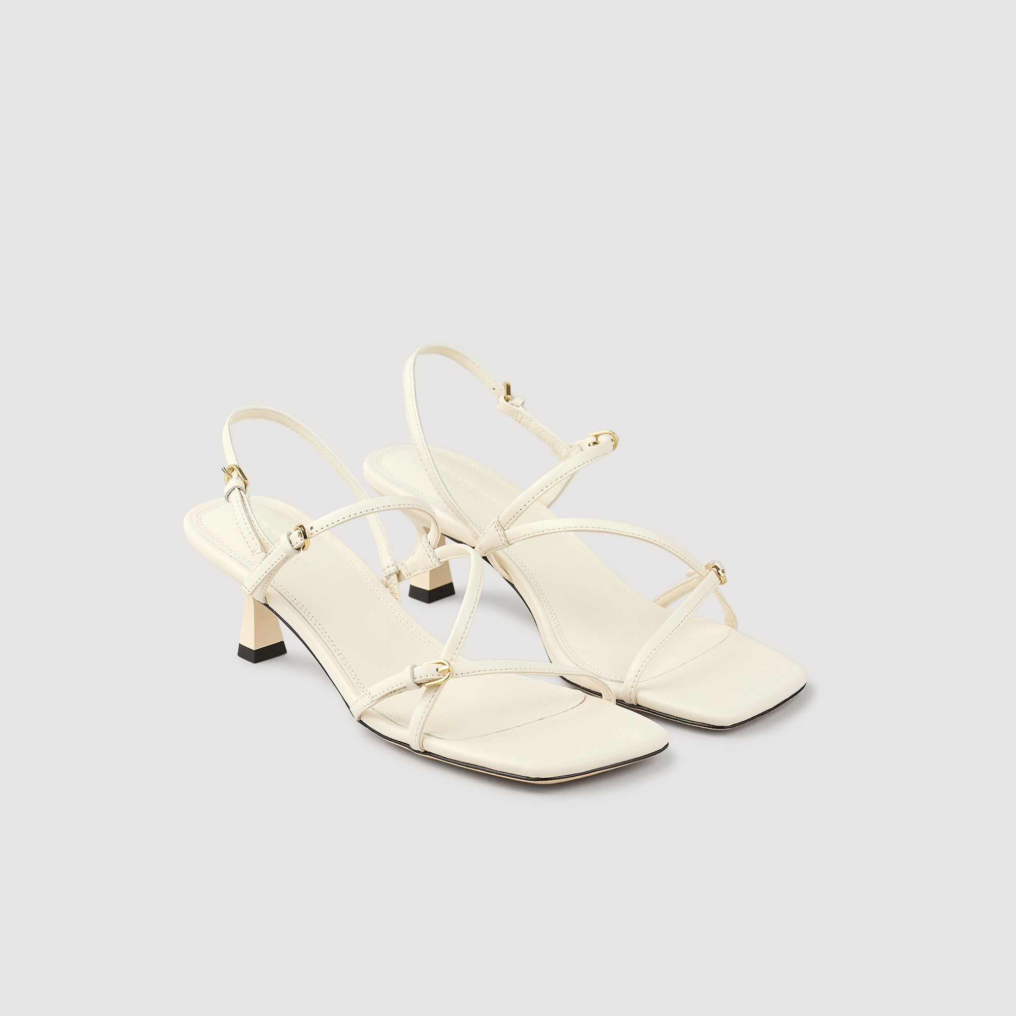 Sandali con listini