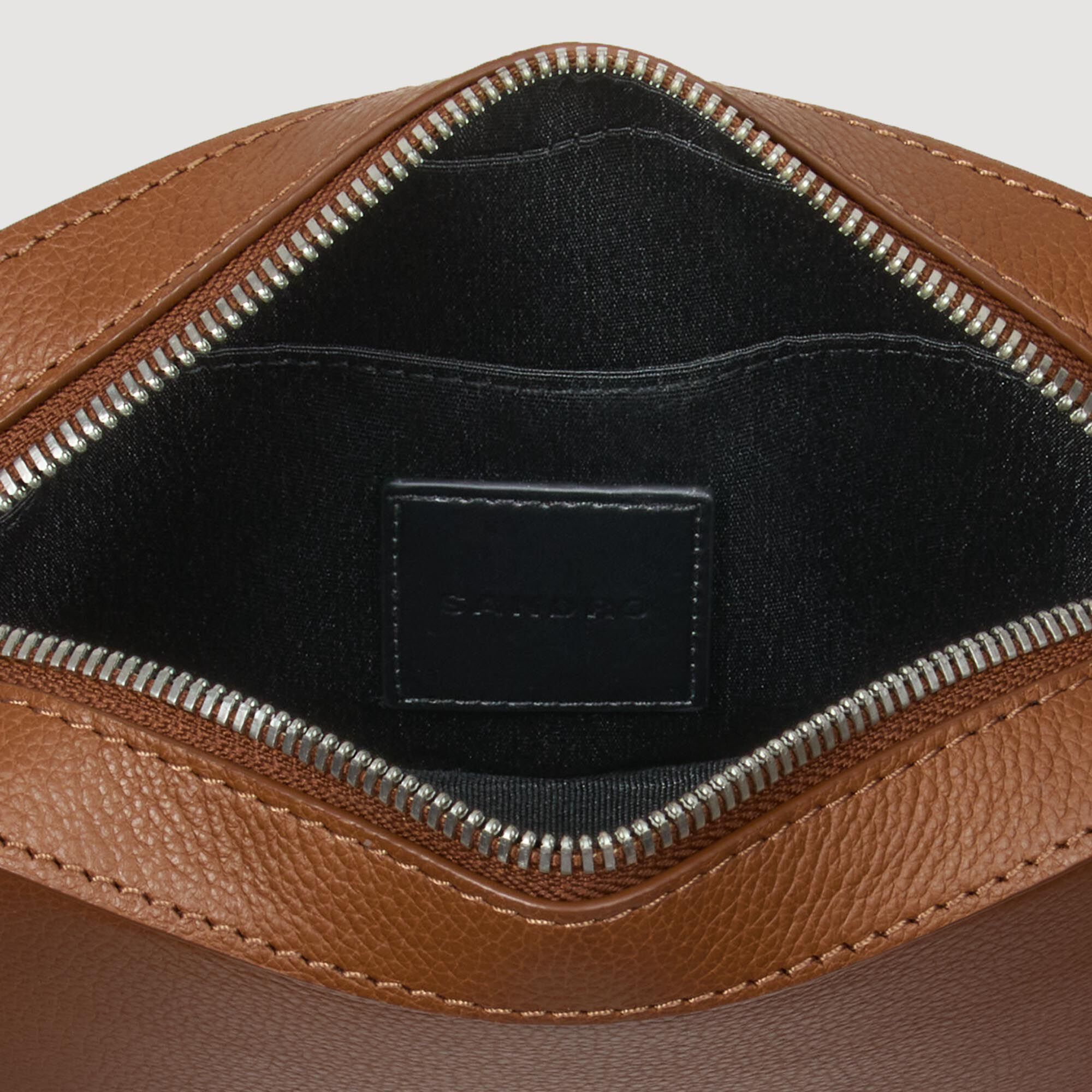 Borsello in pelle martellata