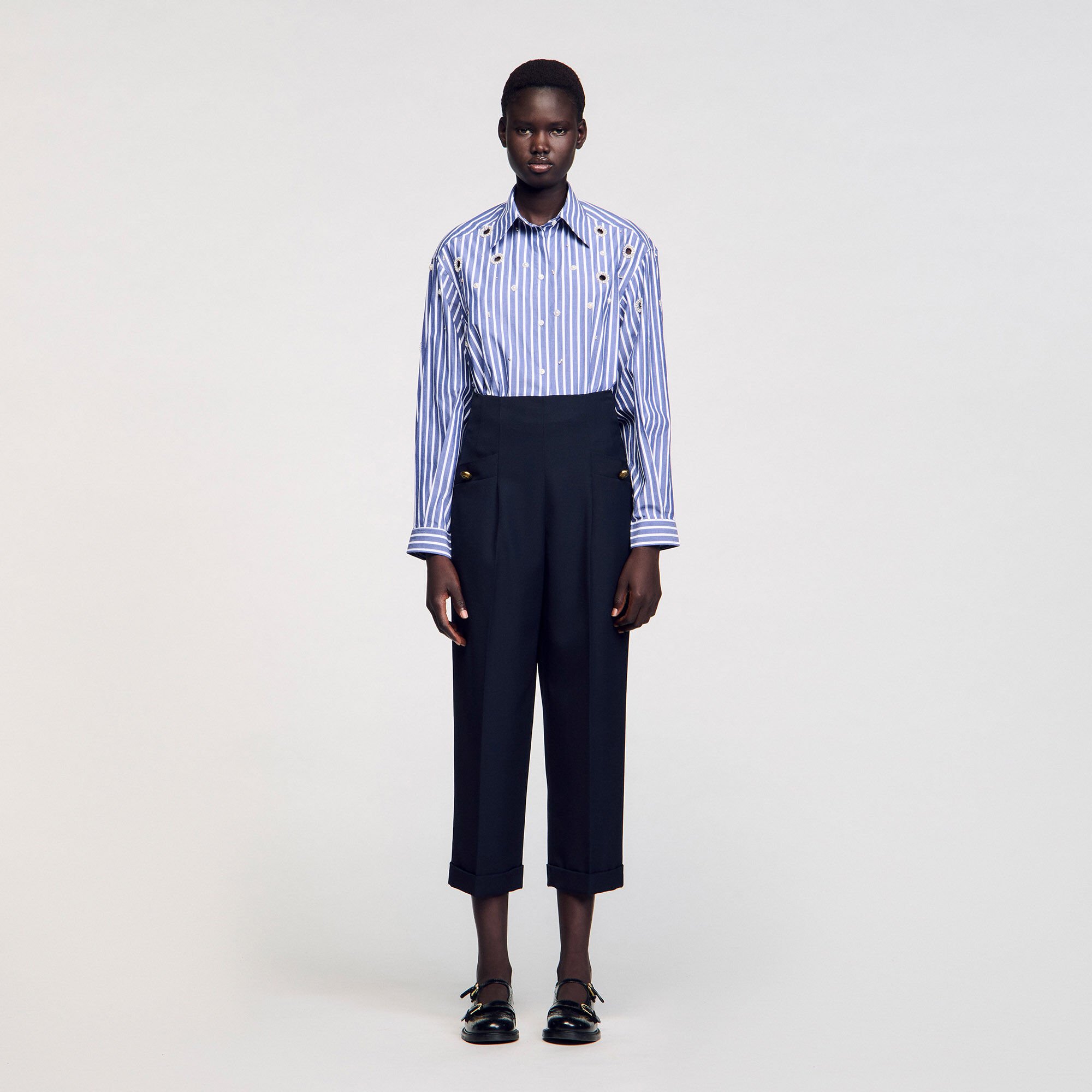 Pantaloni larghi