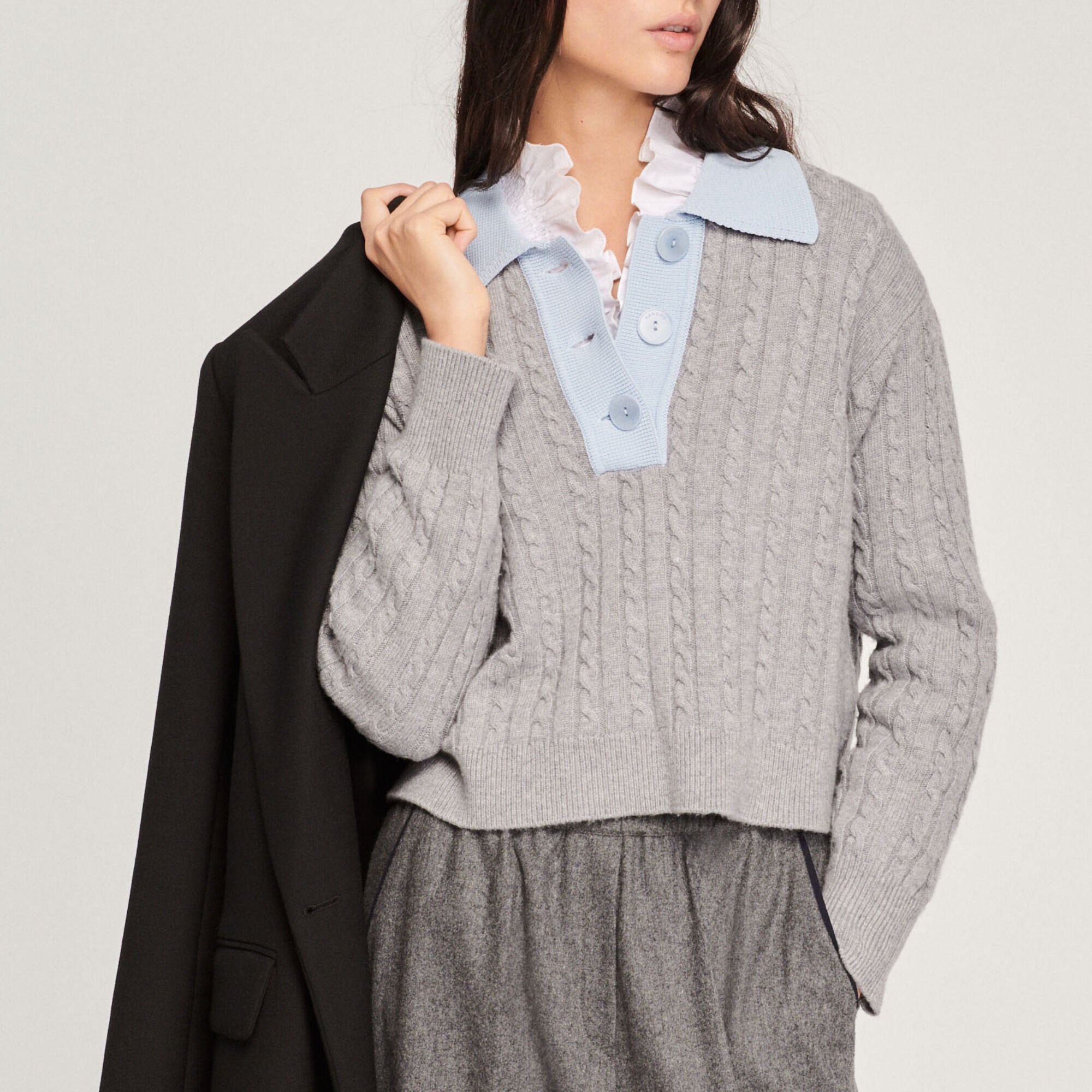 Pullover corto in maglia a trecce