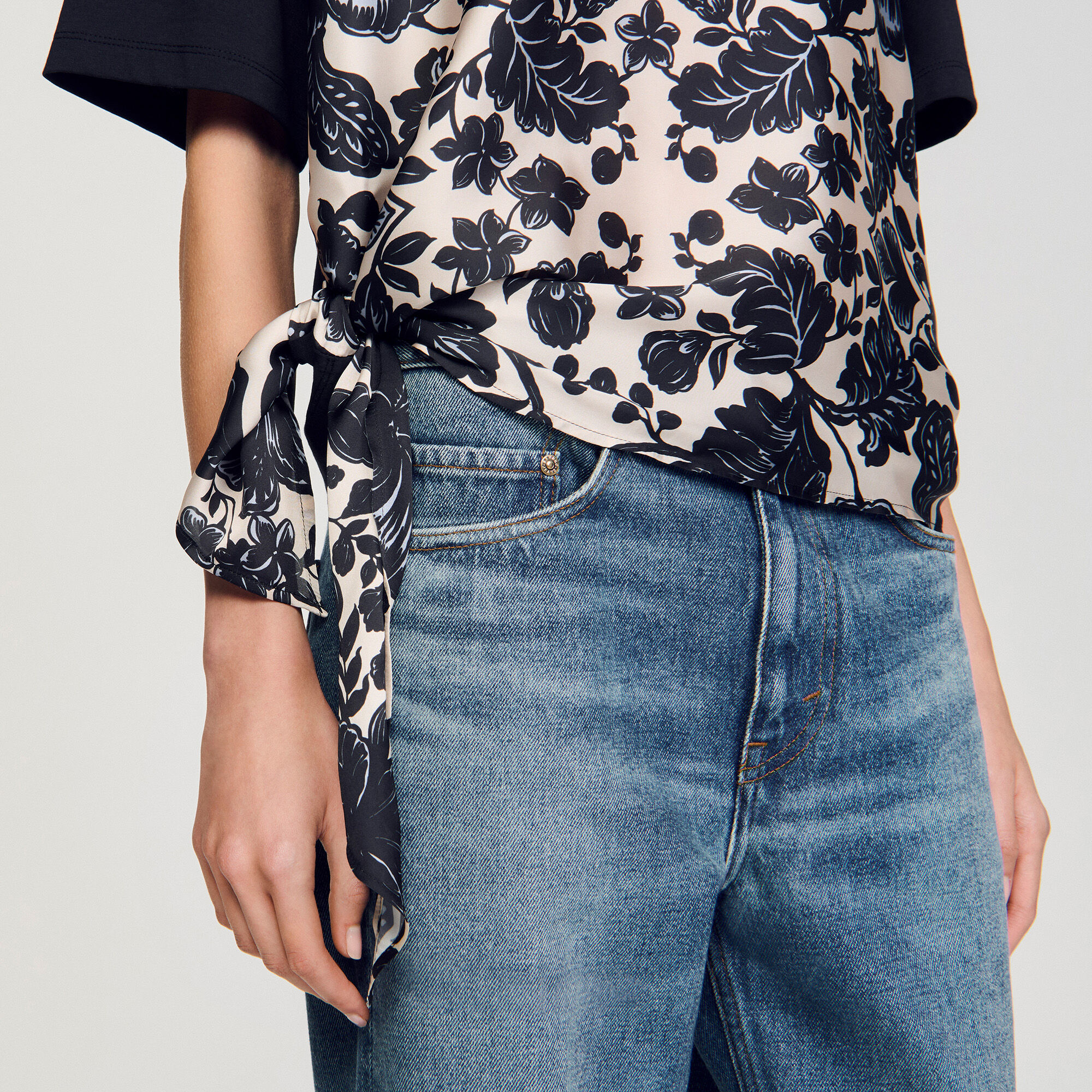 T-shirt con stampa a fiori