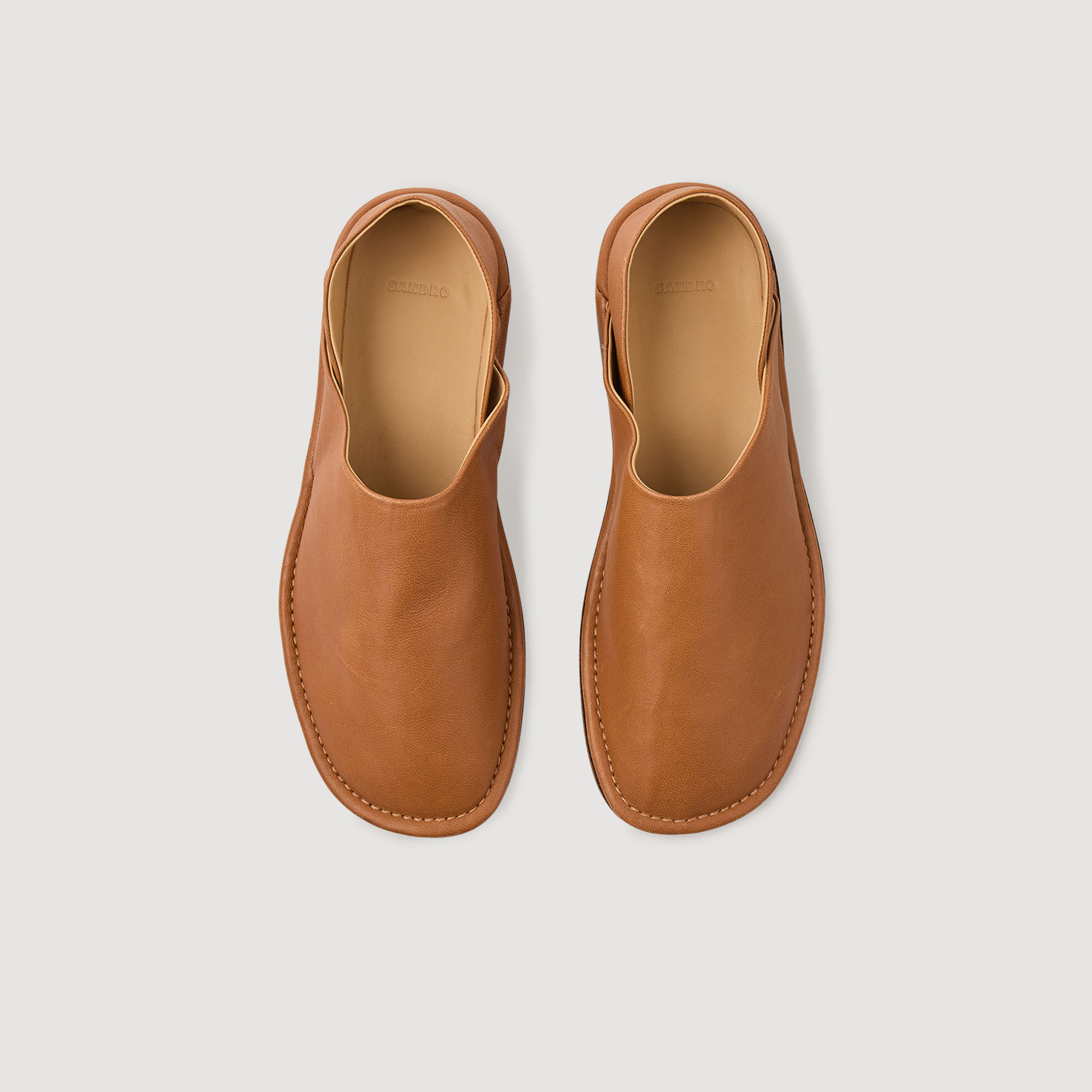 Slippers in pelle martellata