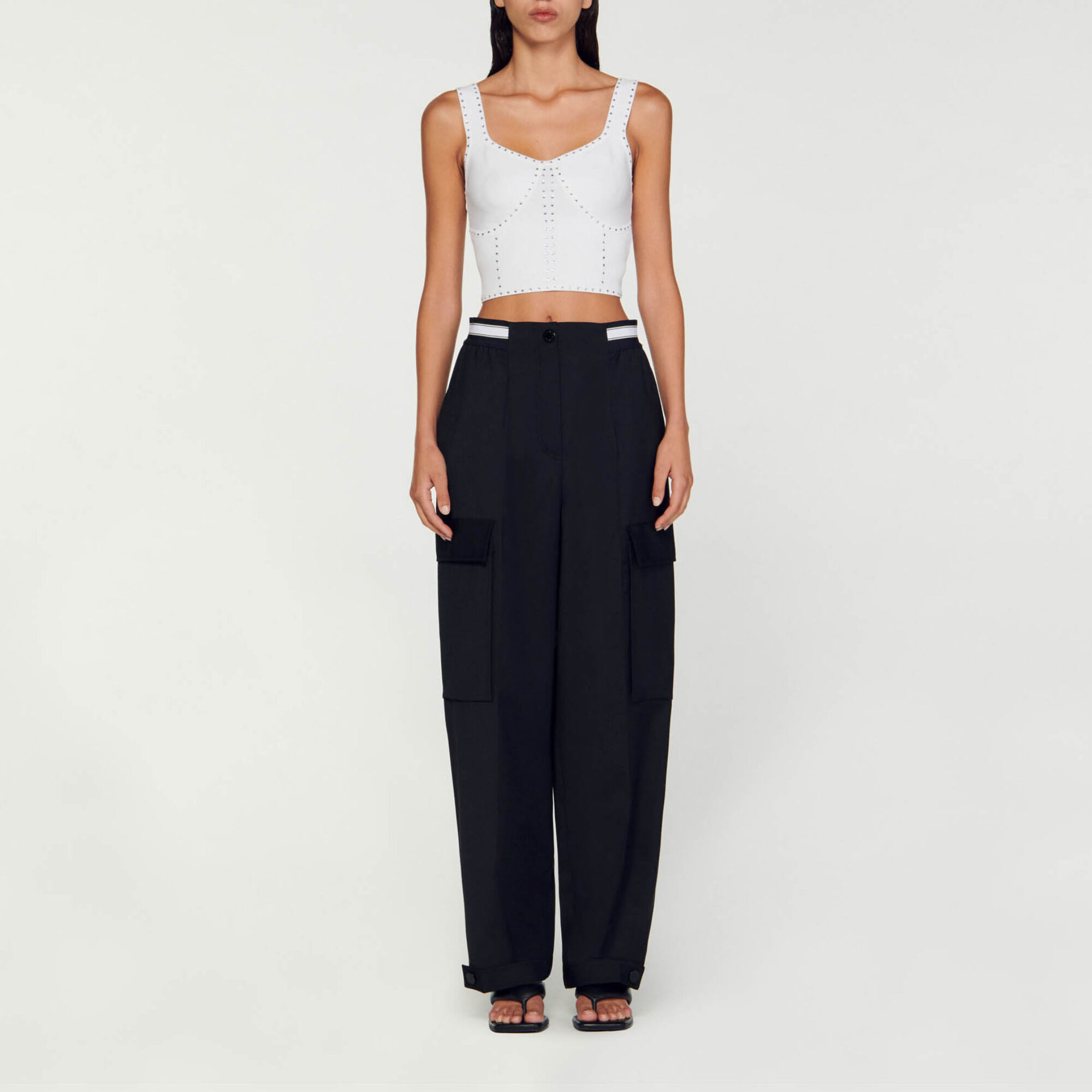 Top corto in maglia con strass