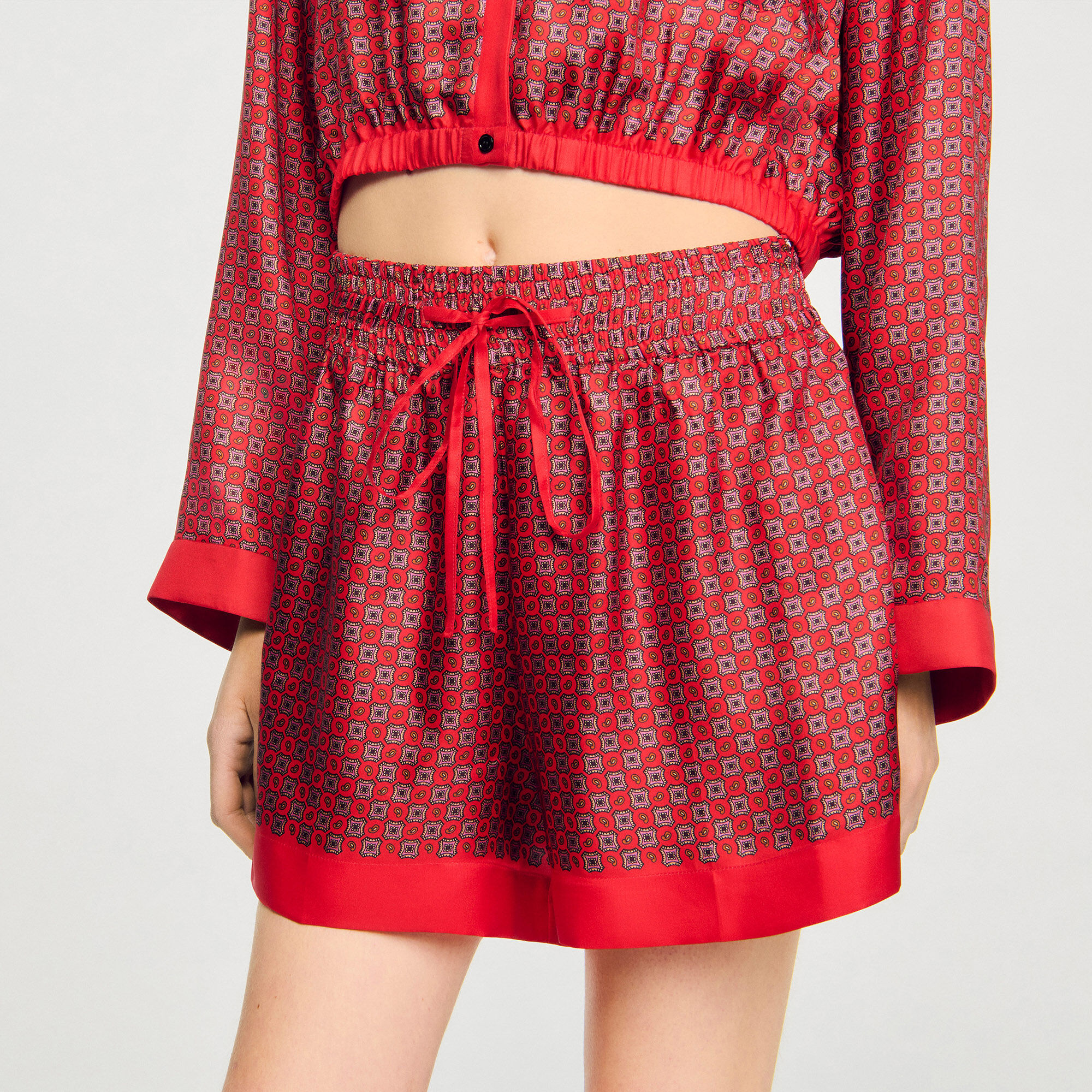 Shorts con stampa foulard