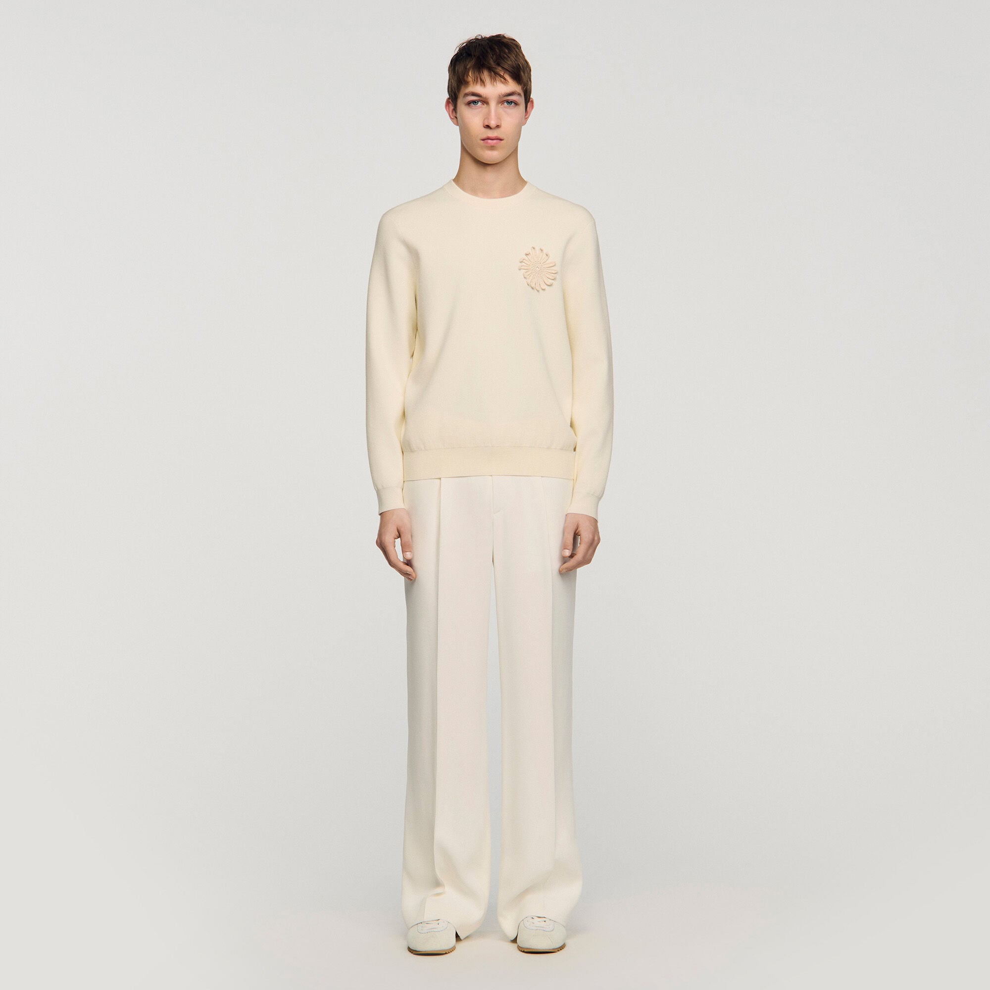Felpa in maglia con fiore uncinetto