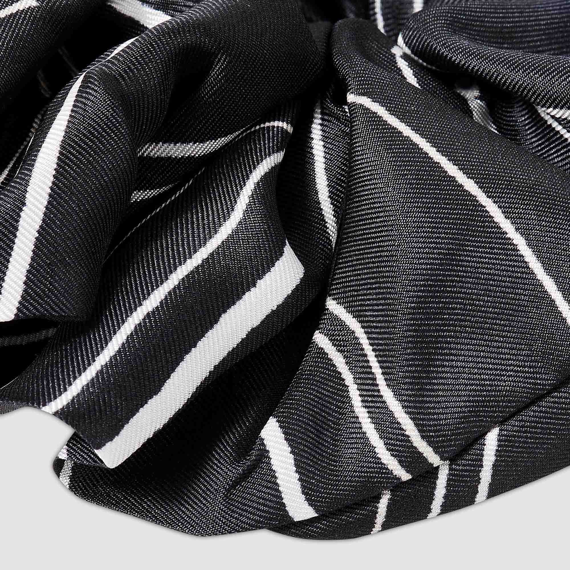 Elastico in seta con stampa a righe
