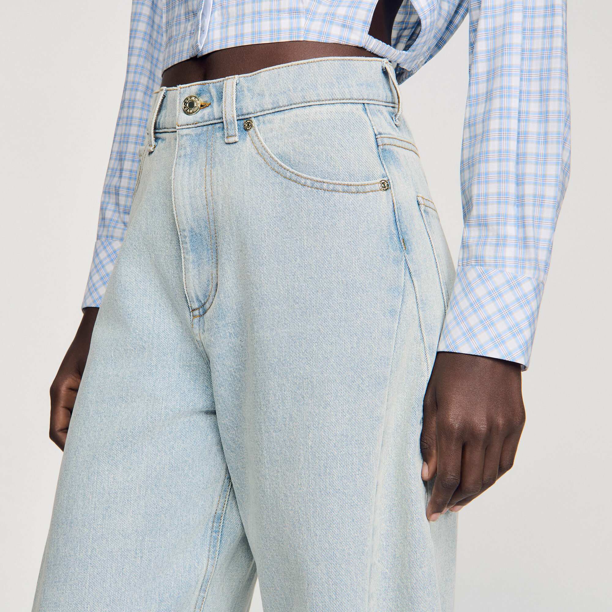 Jeans barrel d&eacute;lav&eacute; in cotone