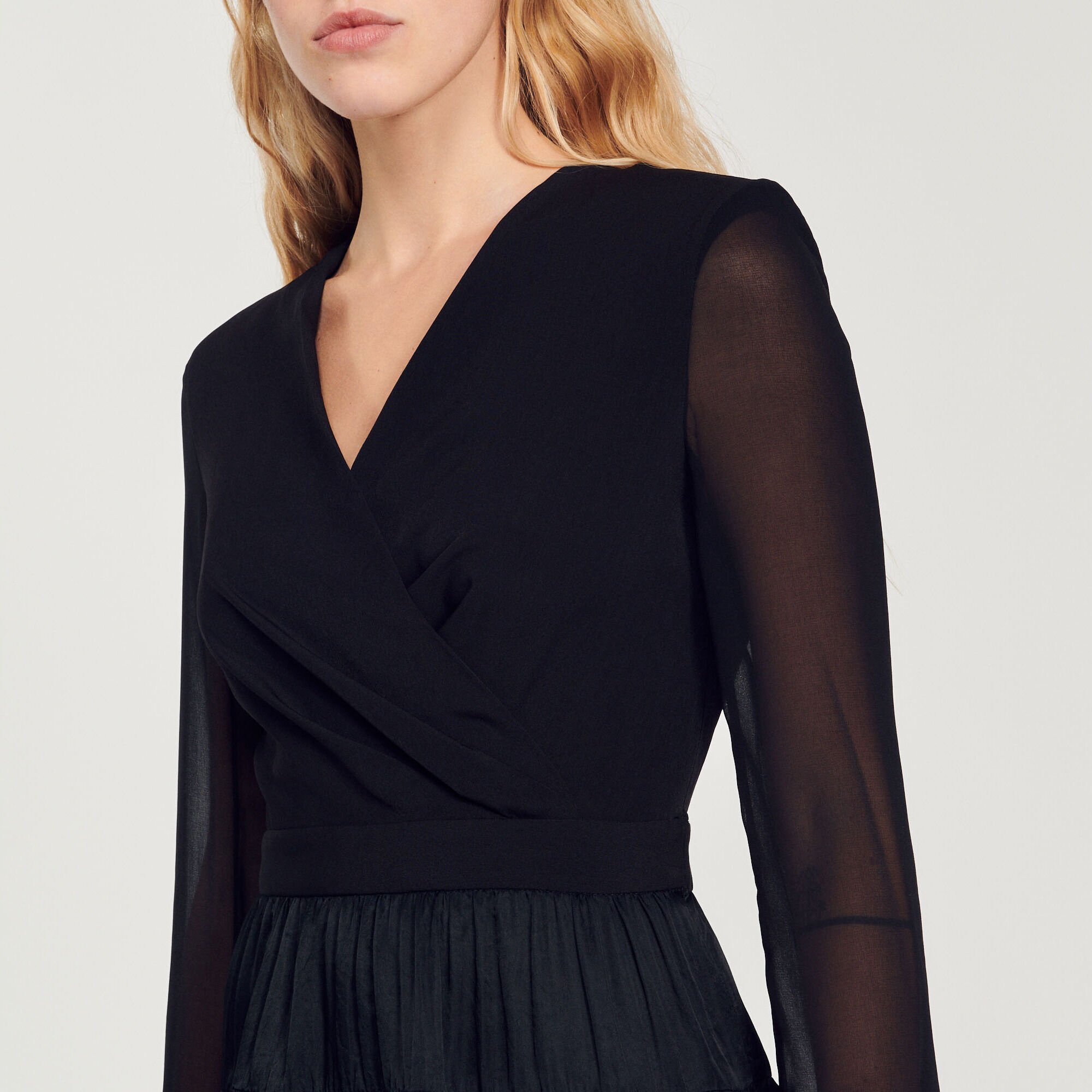 Abito corto fluido bimateriale