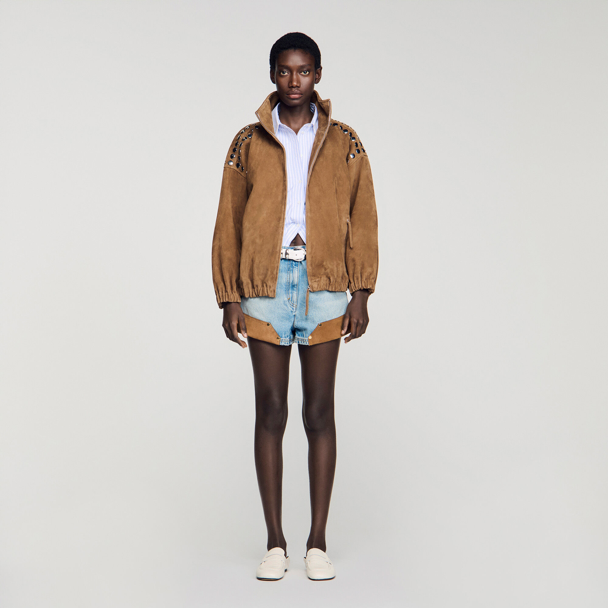 Giubbotto in scamosciato borchiato