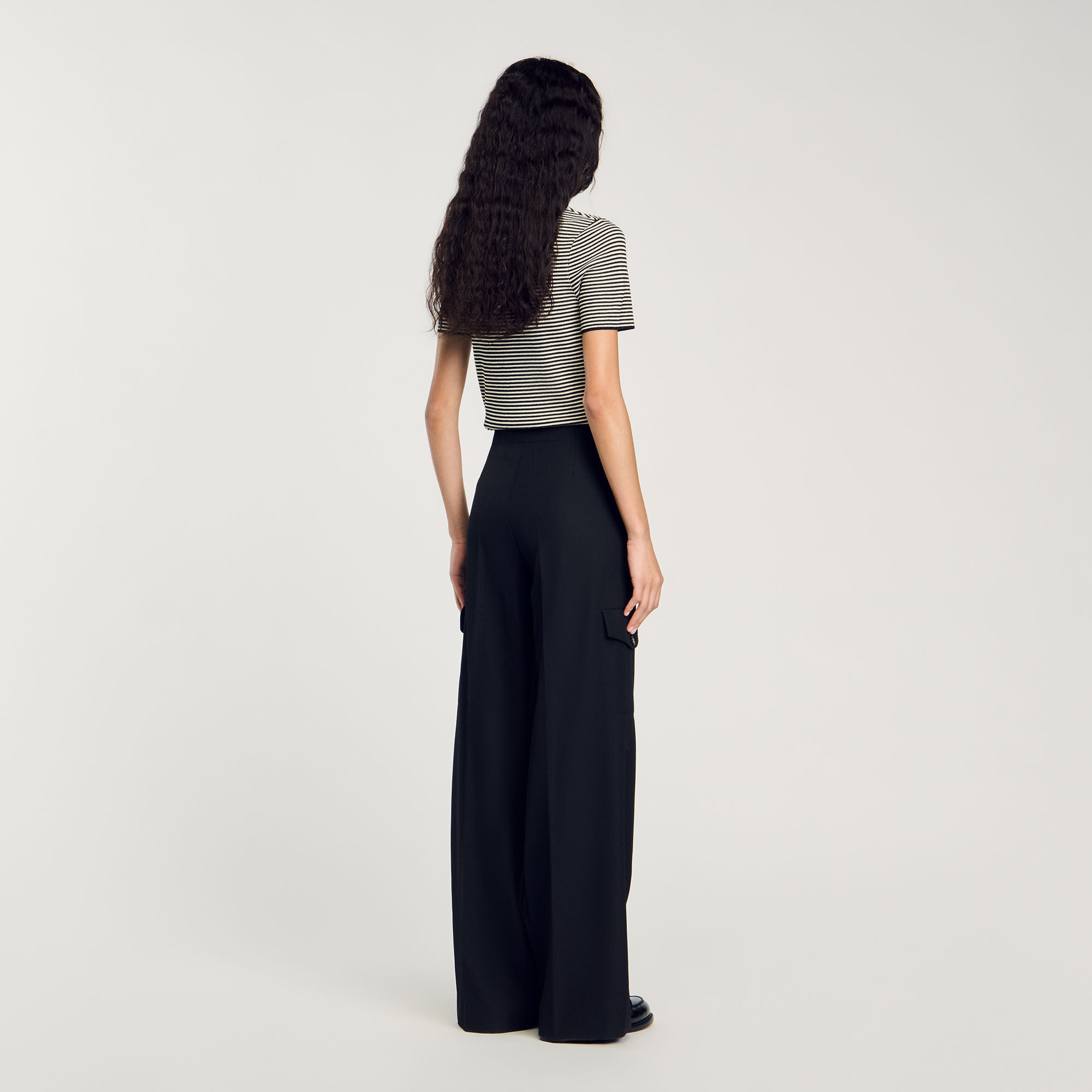 Pantaloni larghi