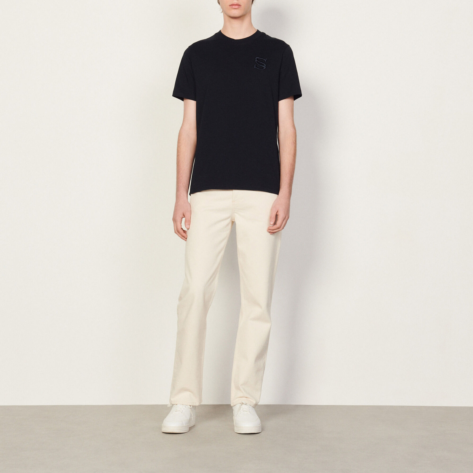 T-shirt ricamata