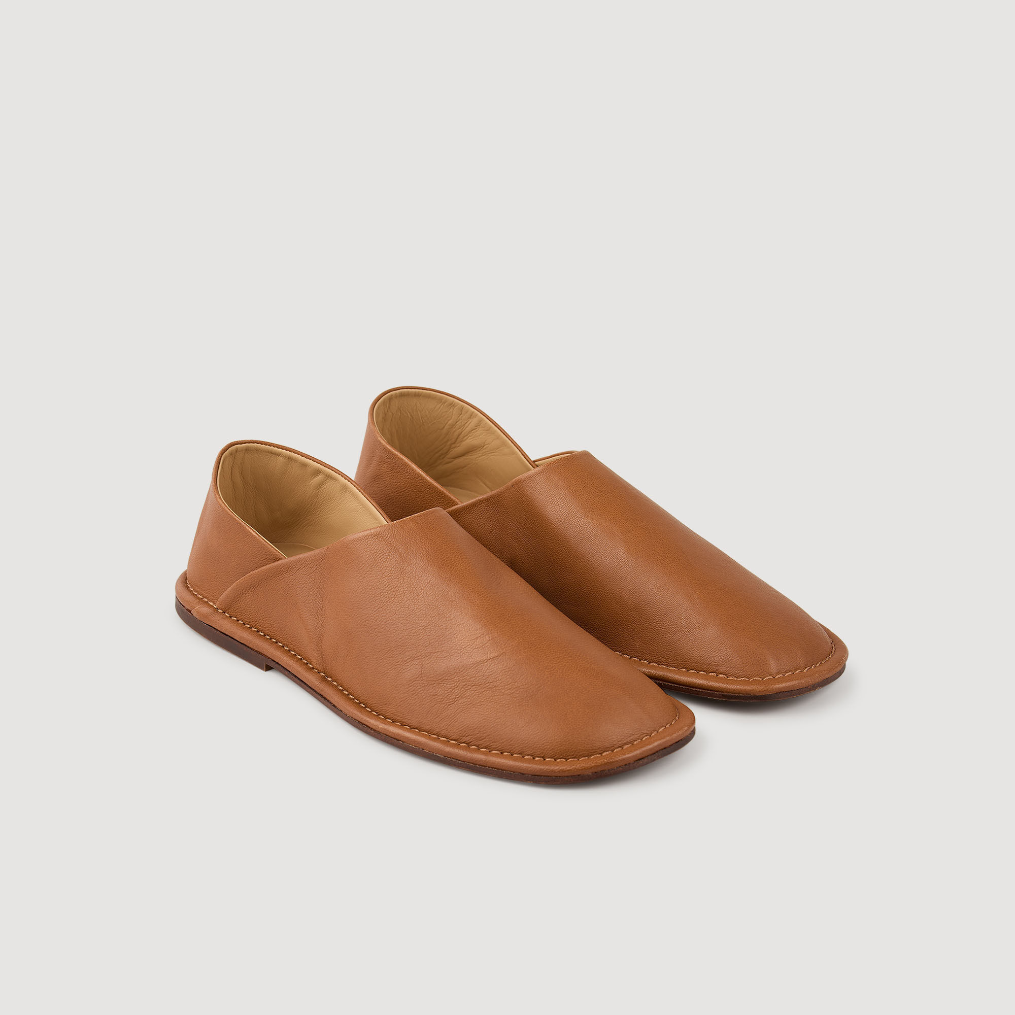 Slippers in pelle martellata