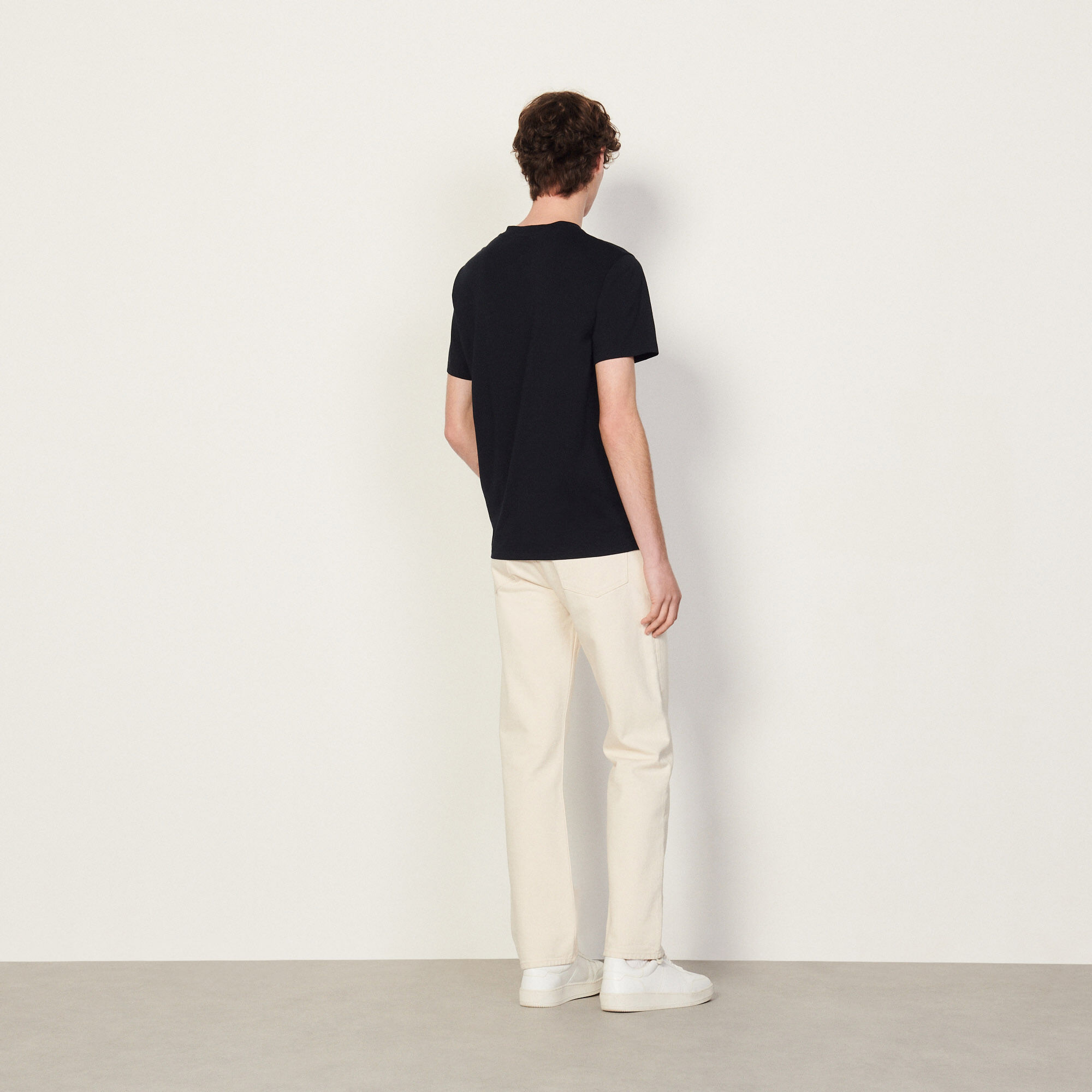 T-shirt ricamata
