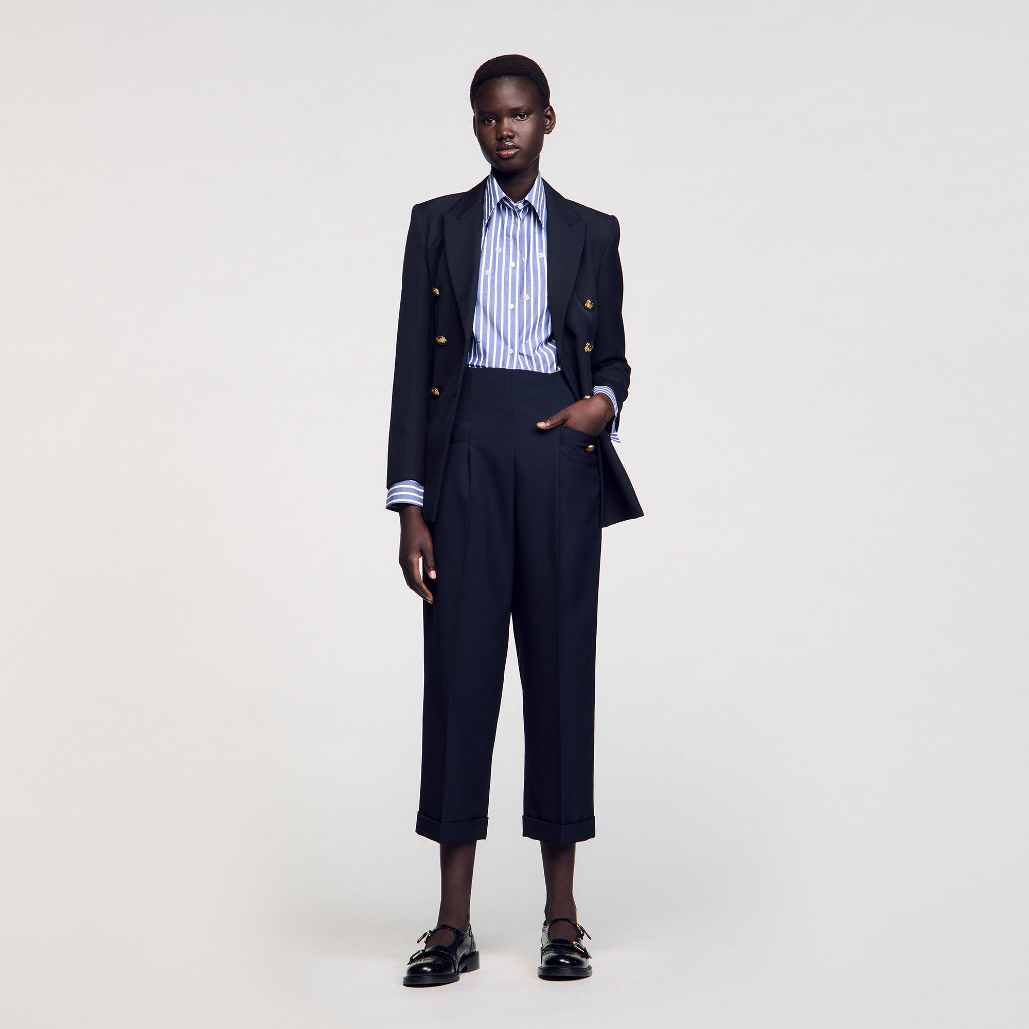 Pantaloni larghi