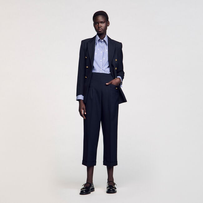 Pantaloni larghi