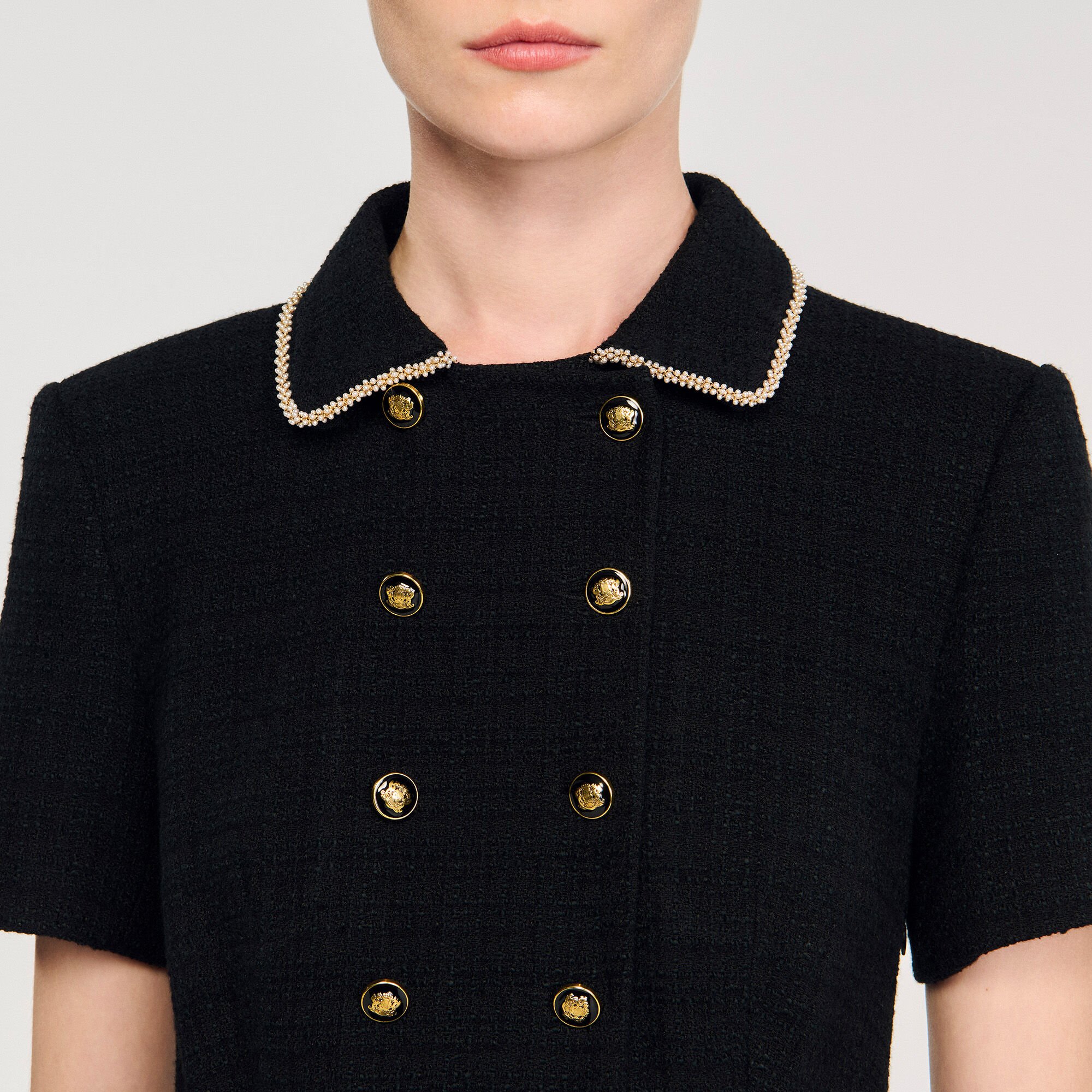 Abito corto in tweed con bottoni