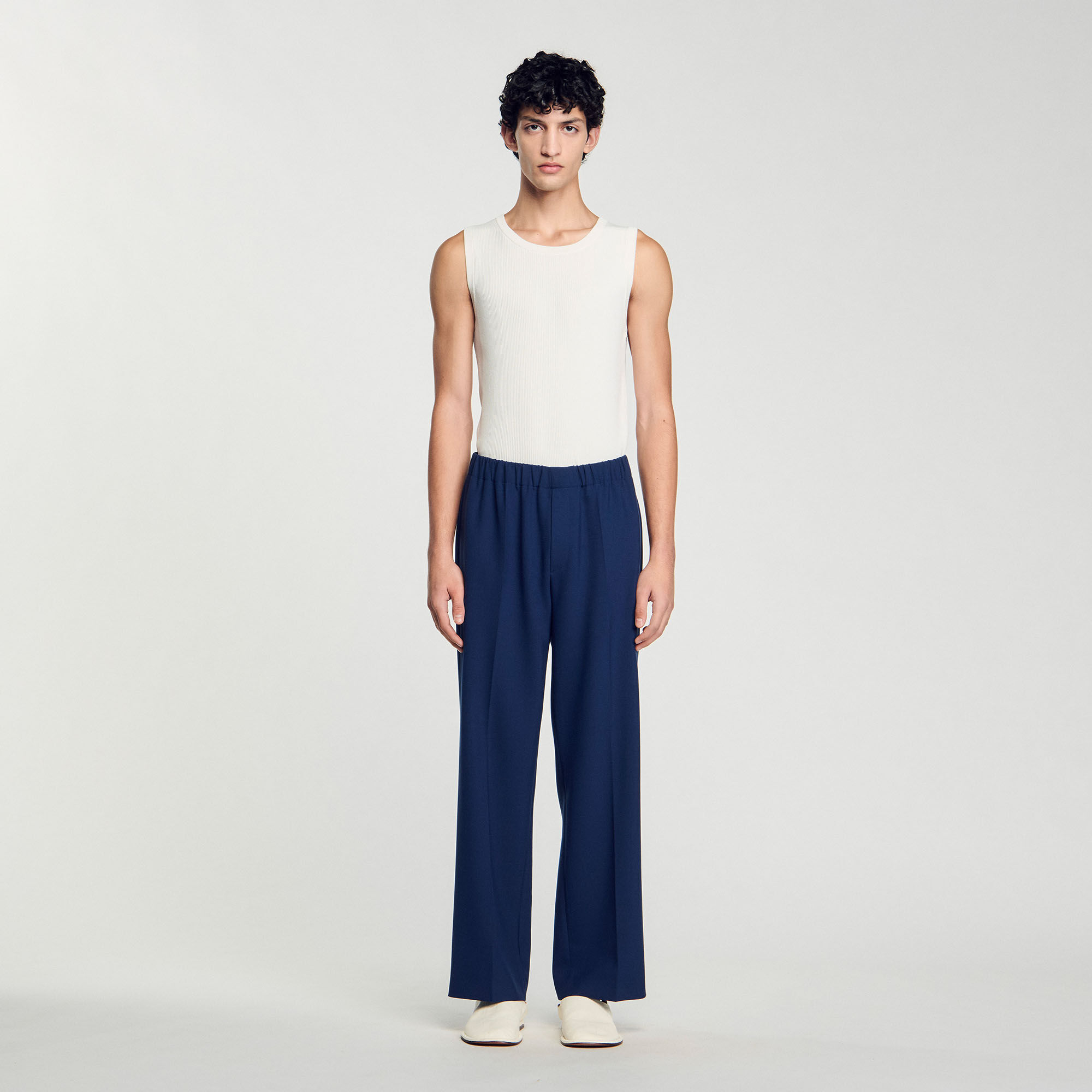 Pantaloni larghi