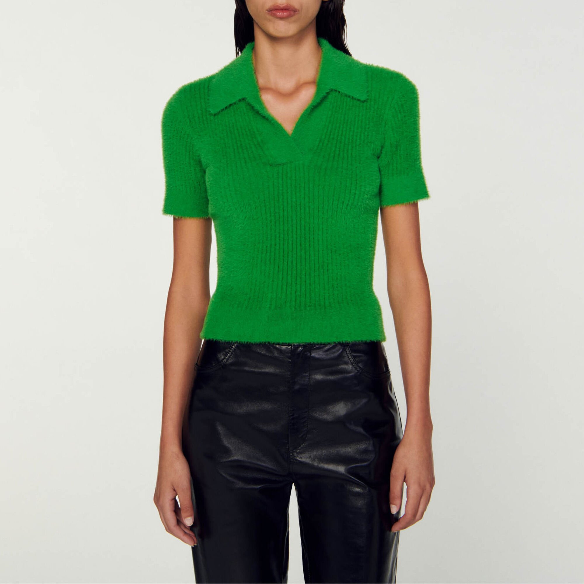 Strickpullover im Polo-Stil