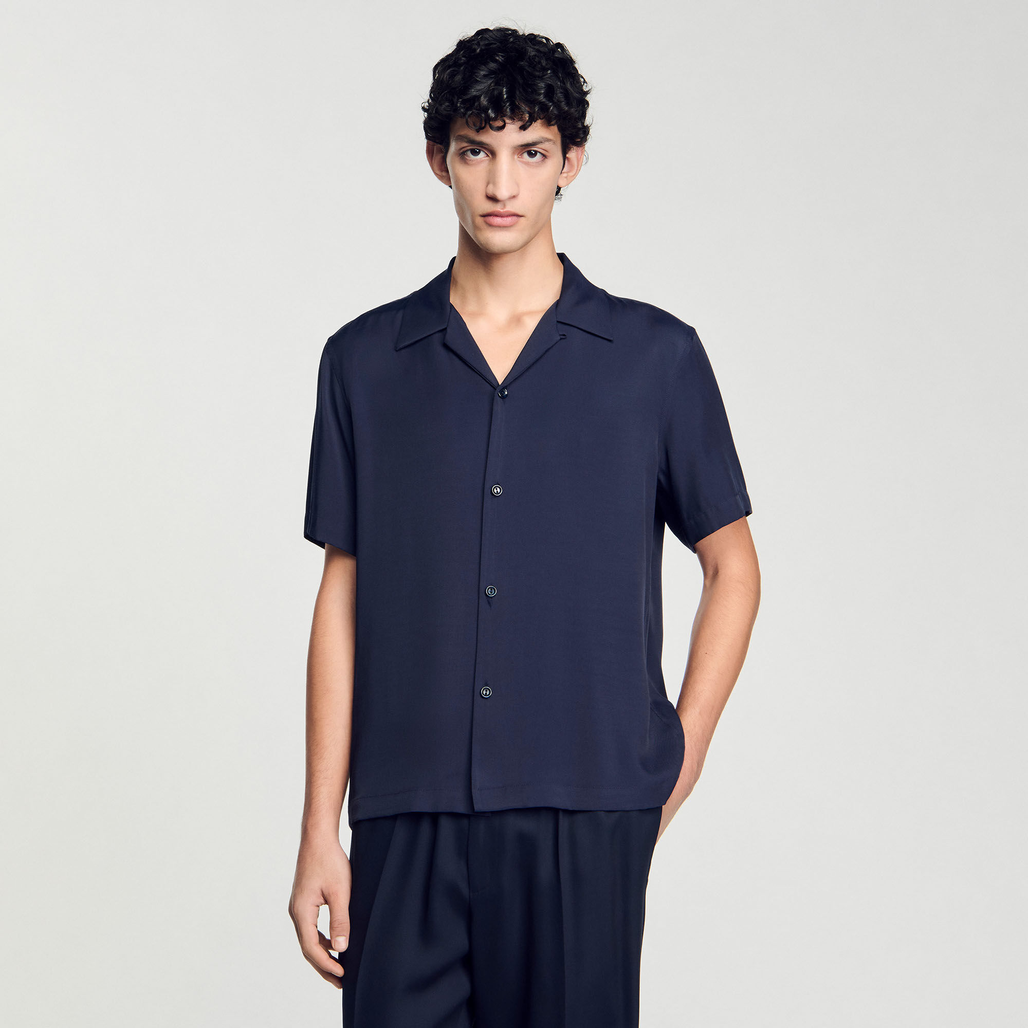 Camicia con colletto aperto