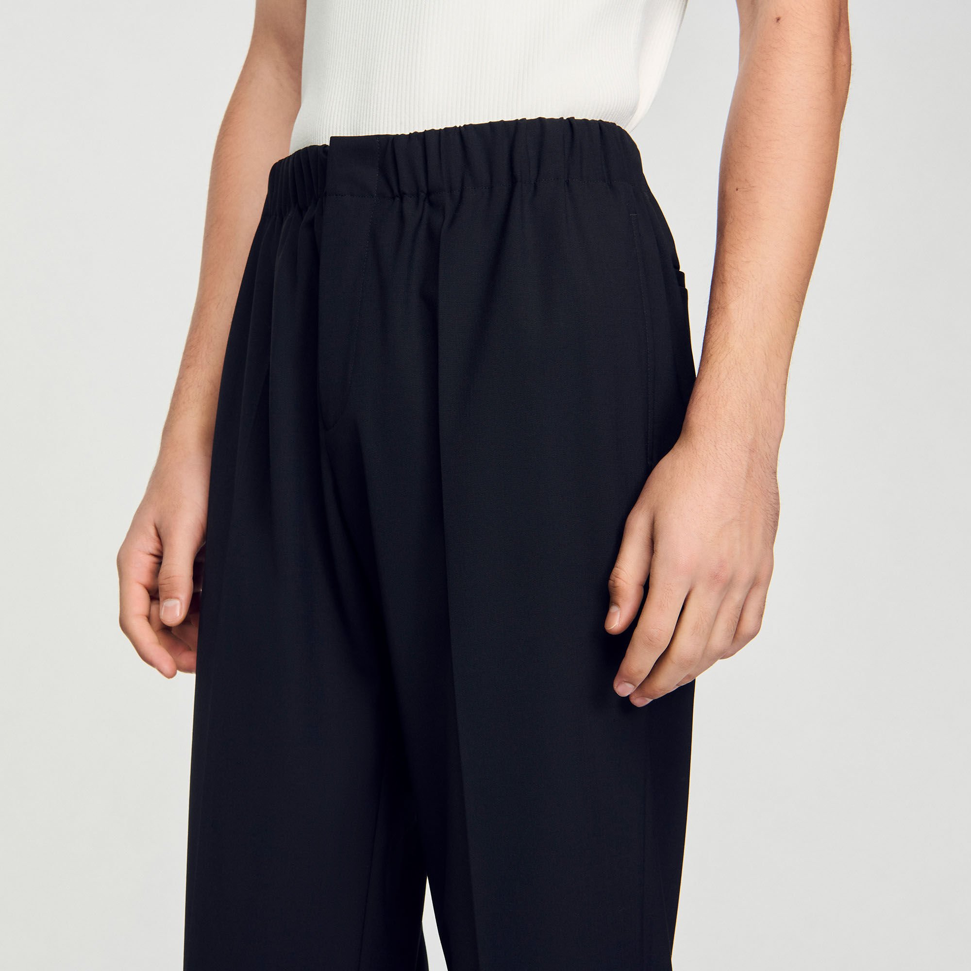 Pantaloni larghi