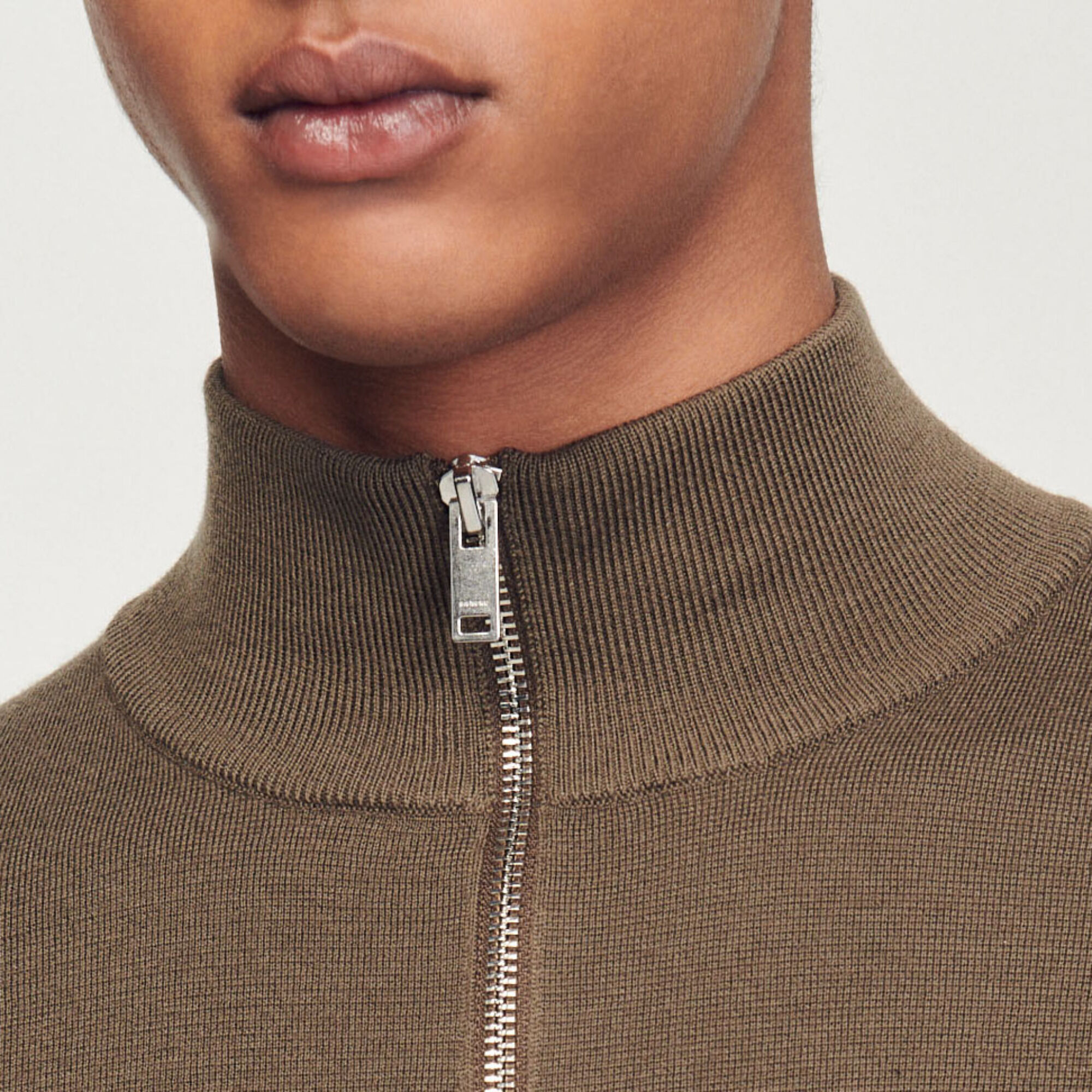 Maglia in lana con collo con zip