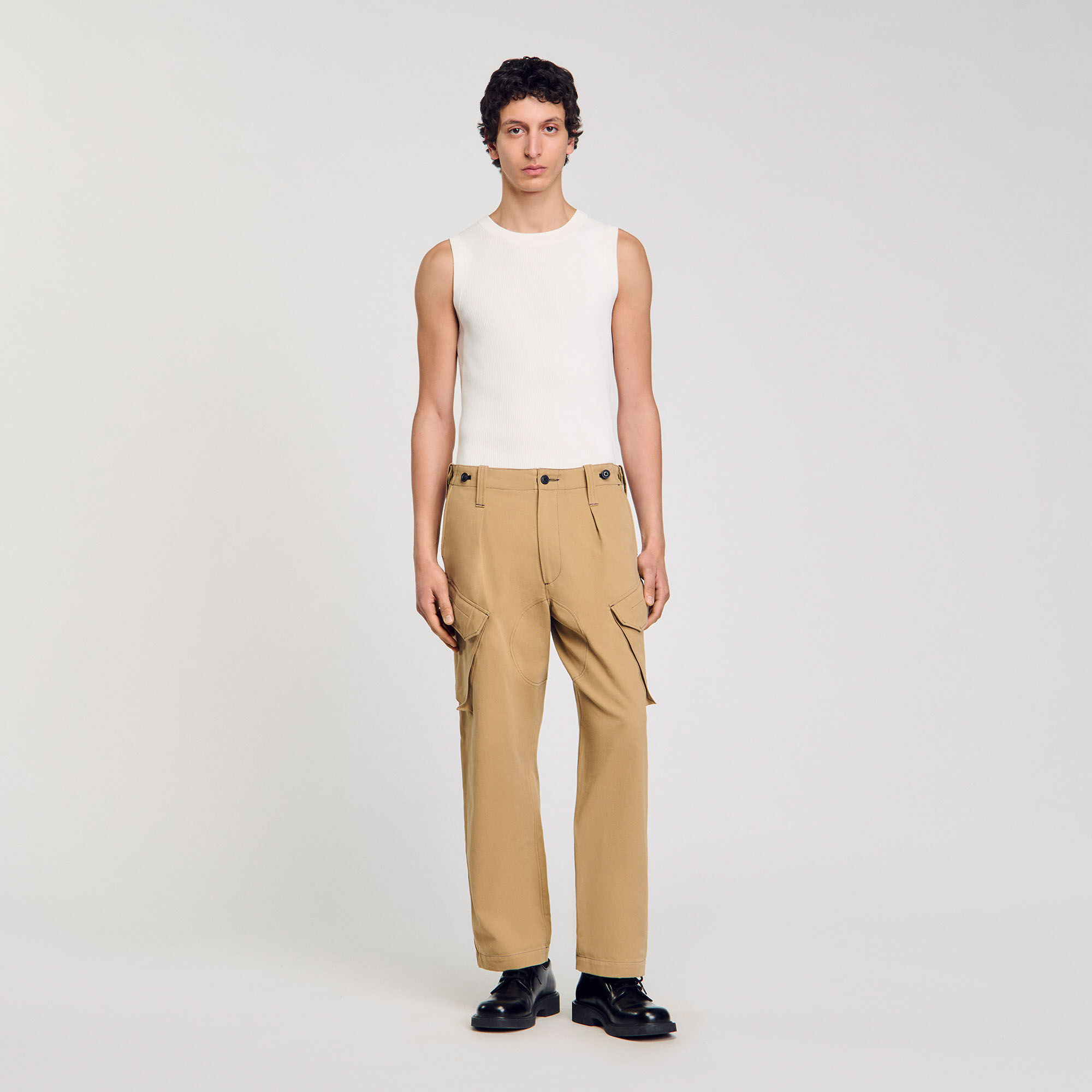 Pantaloni militari